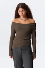 Dunkelbraun - Schulterfreier Strickpullover - 0