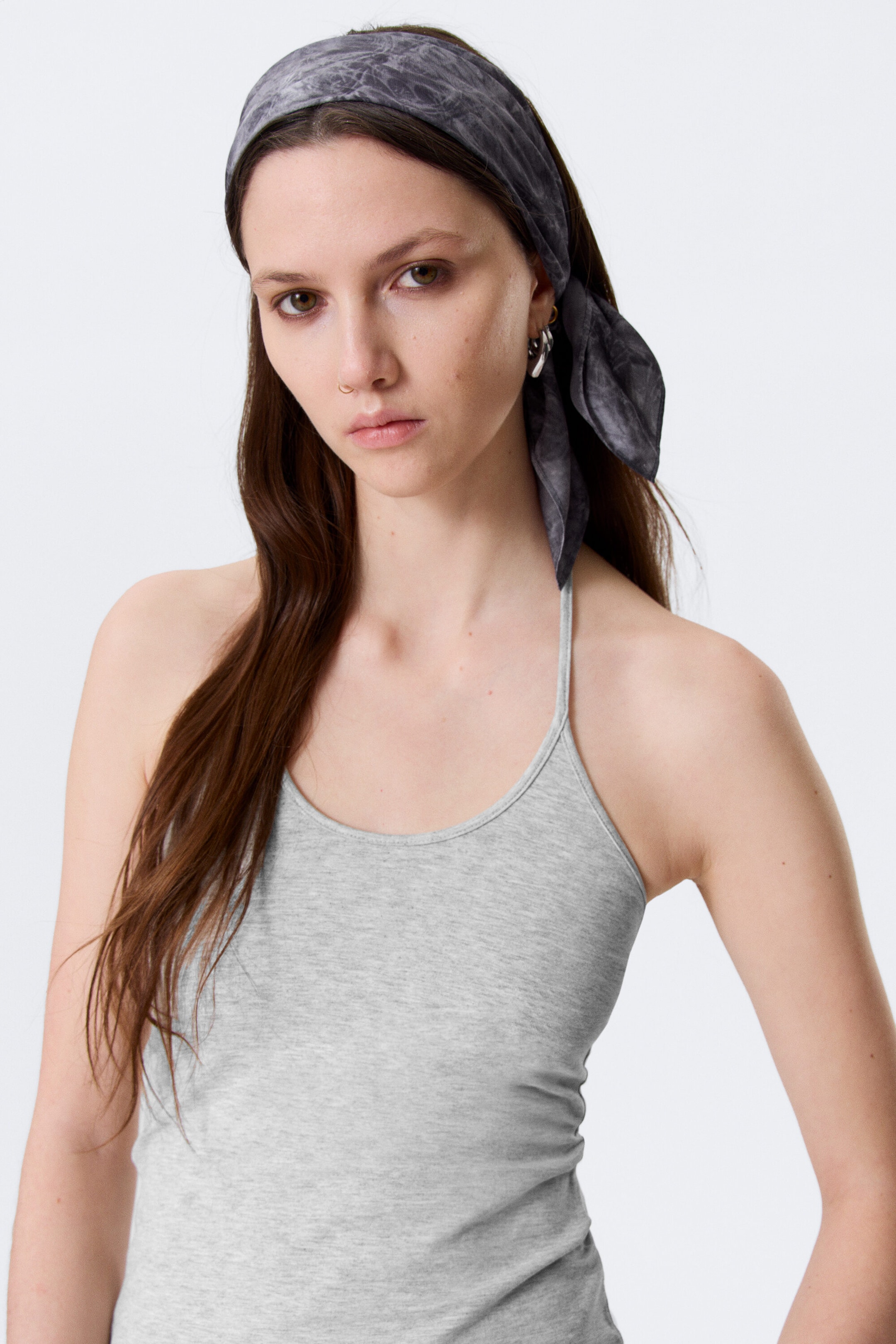 Zwart - Vierkante sjaal met print - 1