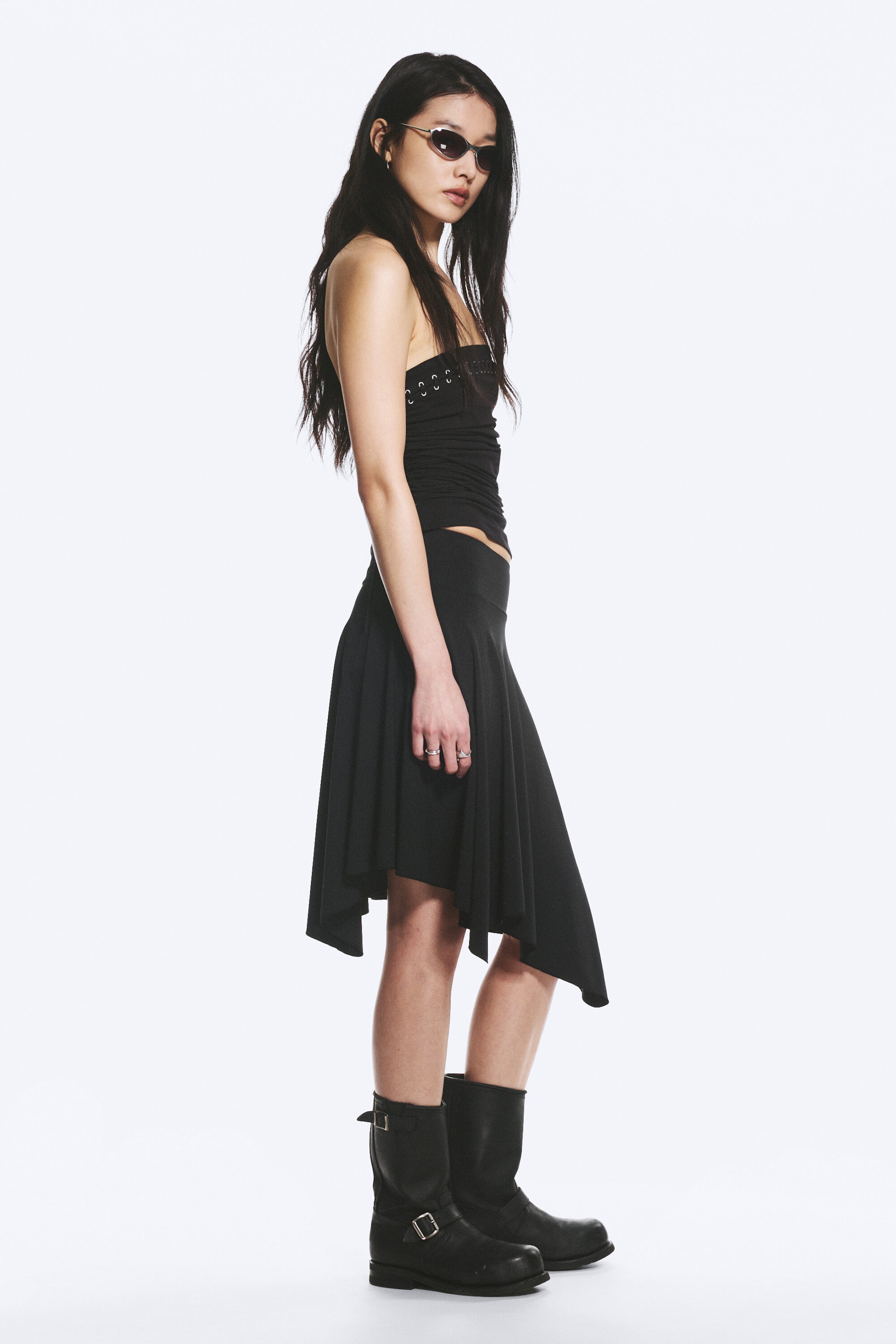 Svart - Mid waist asymmetrisk kjol i jersey - 2