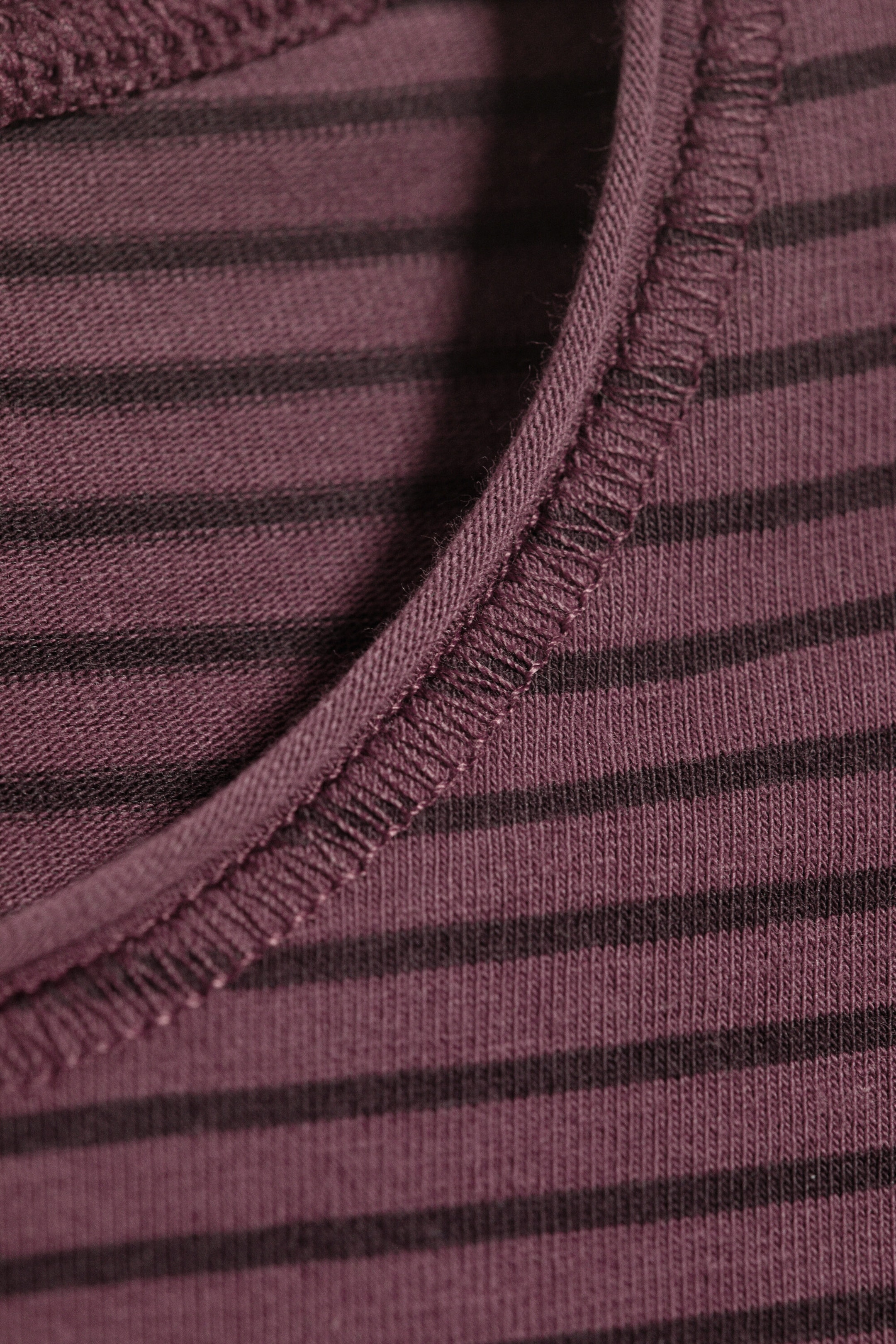 Dunkellila gestreift - Longsleeve aus Baumwolle - 2