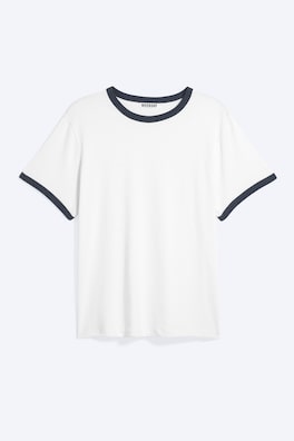 Kortärmad T-shirt i bomull med kontrastkant