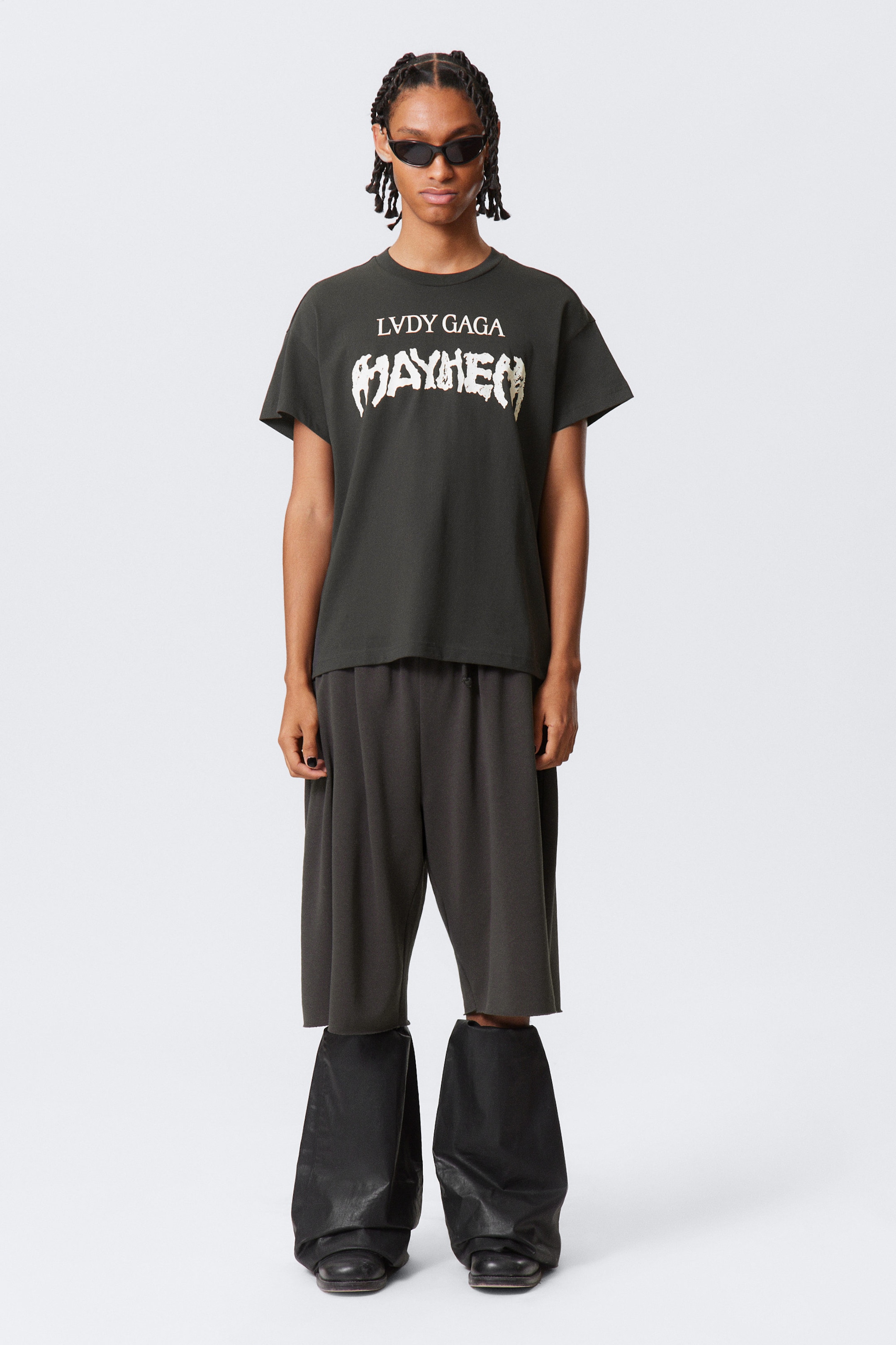 Off-black - Lady Gaga Short-Sleeved T-Shirt - 2