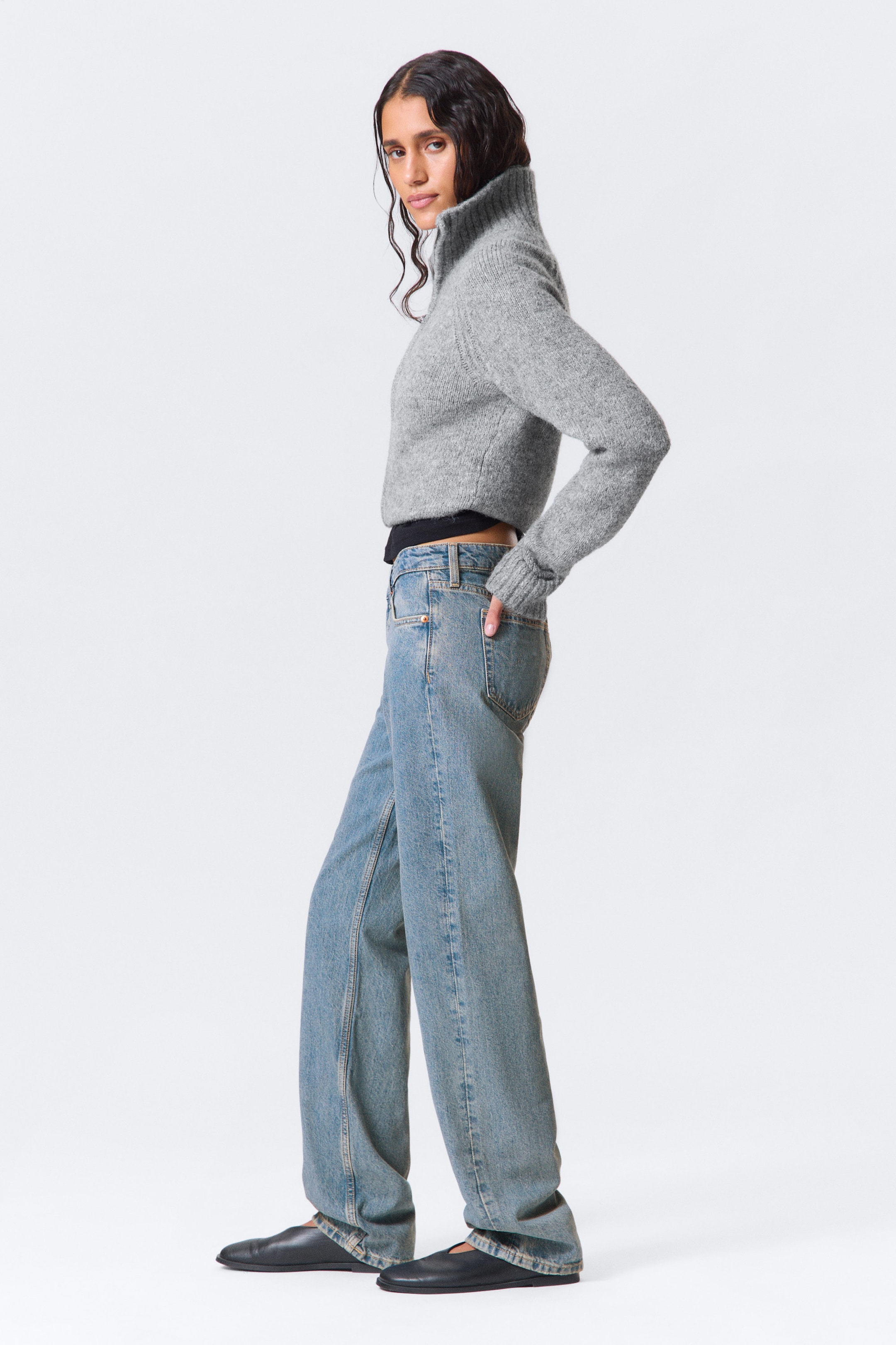 2000 Blue - Medium Blue - Arrow Low Rise Regular Straight Leg Jeans - 2