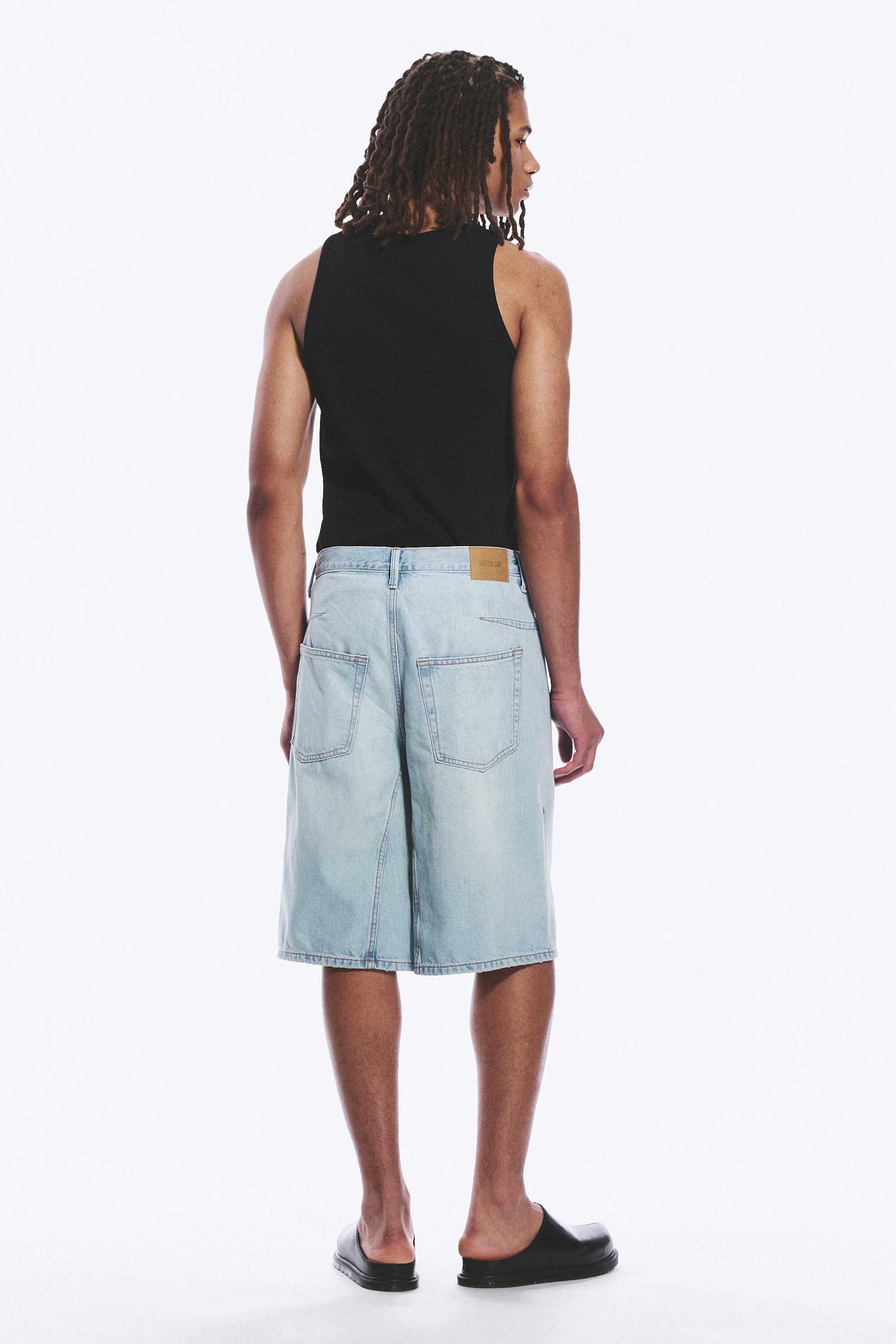 Dream Blue - Hellblau - Mid Waist Loose Dart Detailed Denim Shorts - 3