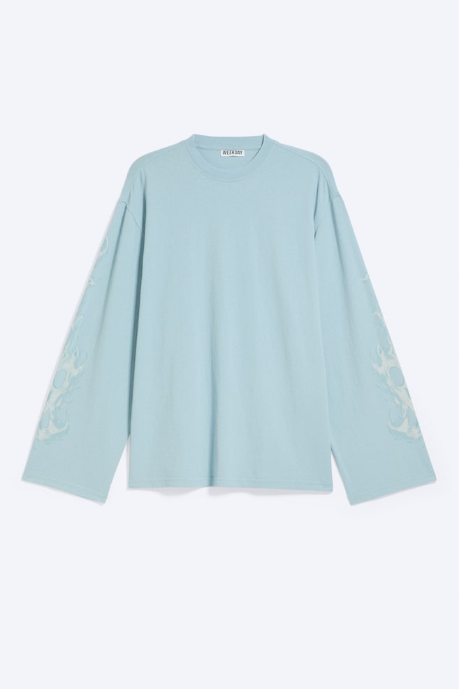 Camiseta de manga larga de corte oversize con estampado gráfico - Azul claro empolvado/Gris oscuro - 1