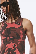 Camouflage Rouge - Débardeur côtelé graphique - 1