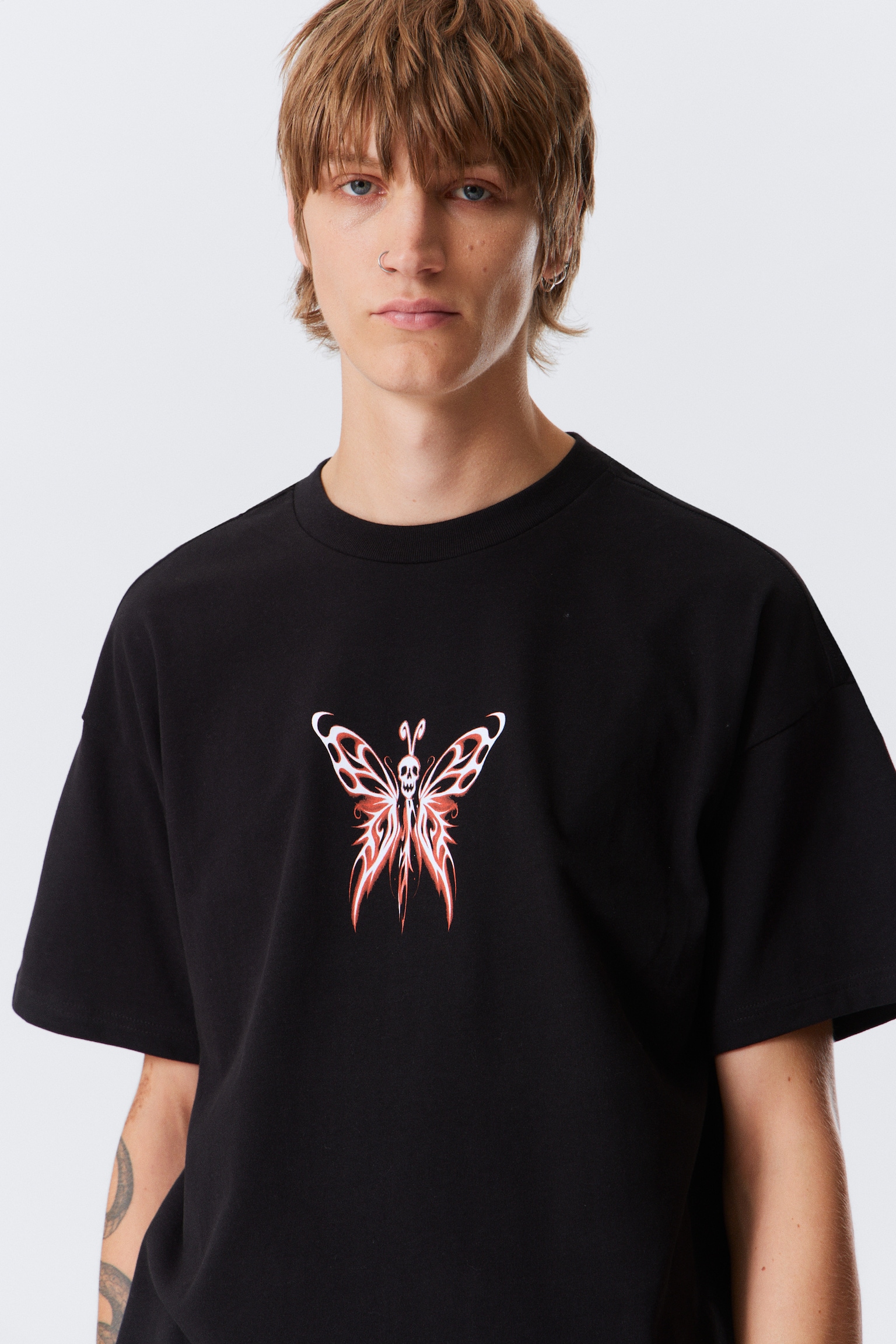 T-shirt Great boxy con stampa grafica - Nero - Butterskull/Rosso scuro/Bianco - Tiger Wolf/Washed Black - Mizzion/Bianco - Smilish/Nero - Biker Skull/Frog Man - bianco/Bianco - Omino rosa triste - 4