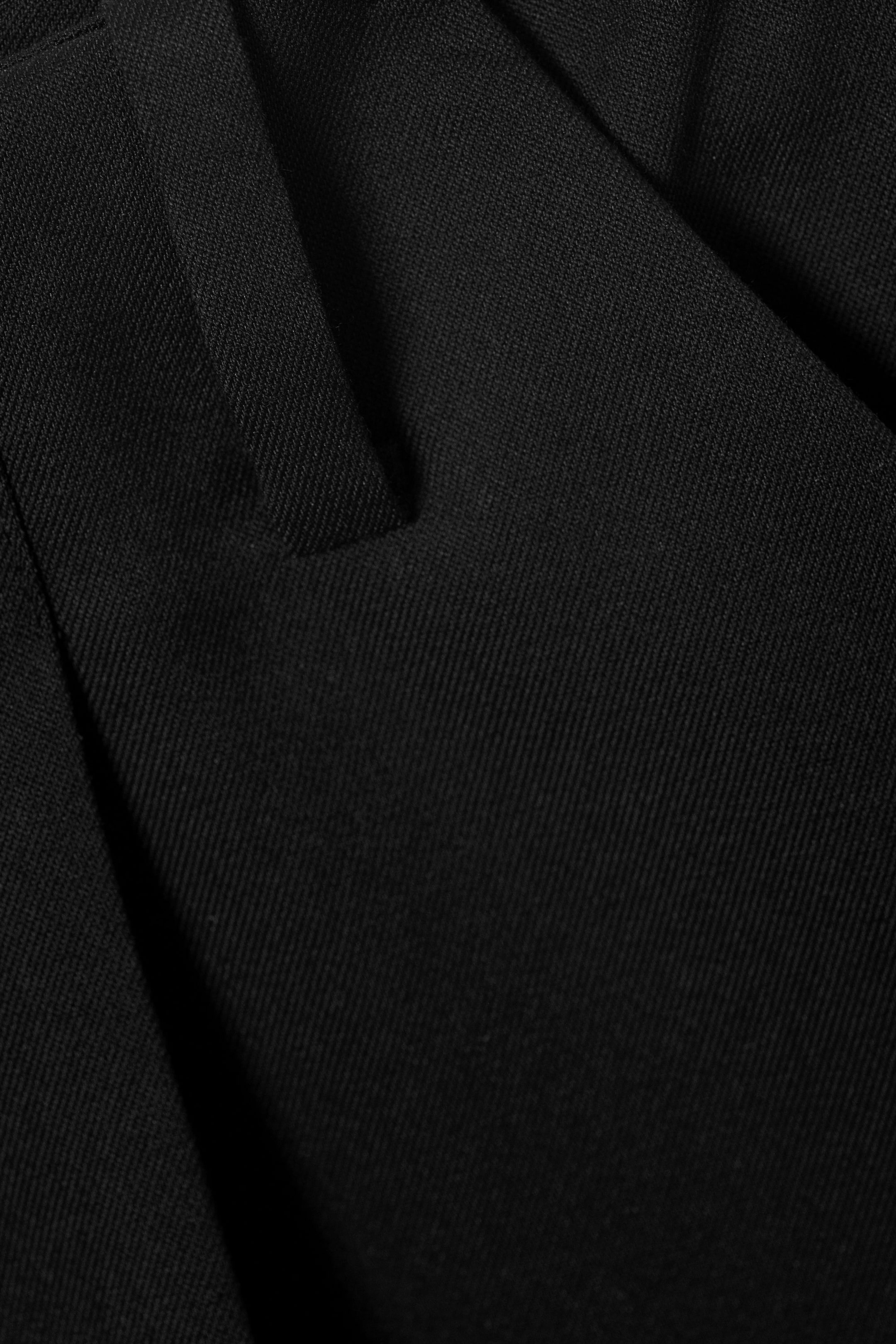 Black - Loose Low Rise Three-quarter Length Suiting Shorts - 5