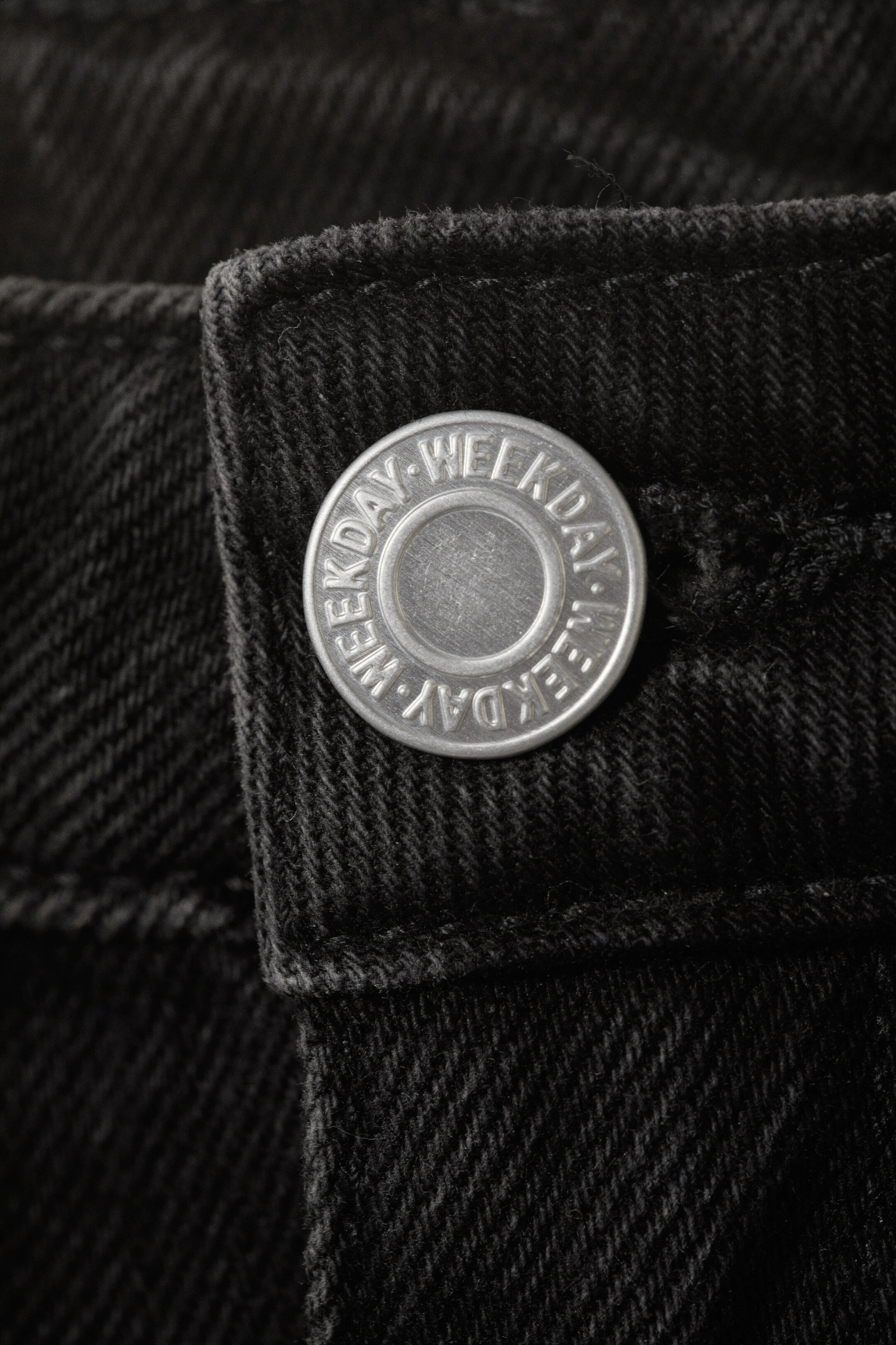 Ver imagem maior: Bermudas de cintura alta e perna larga Halo Curve - Tuned Black - Preto - SENHORA | H&M PT 2