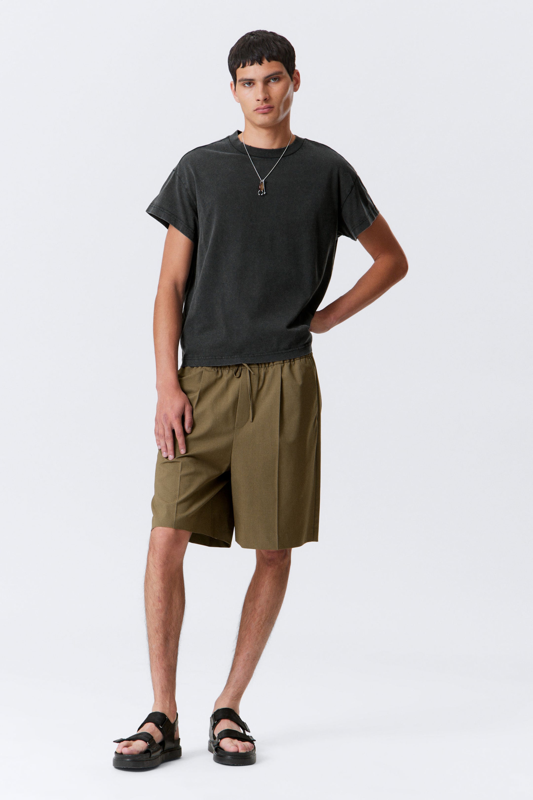 Schwarz - Boxy T-Shirt aus Baumwolle mit Flügelärmeln - 2