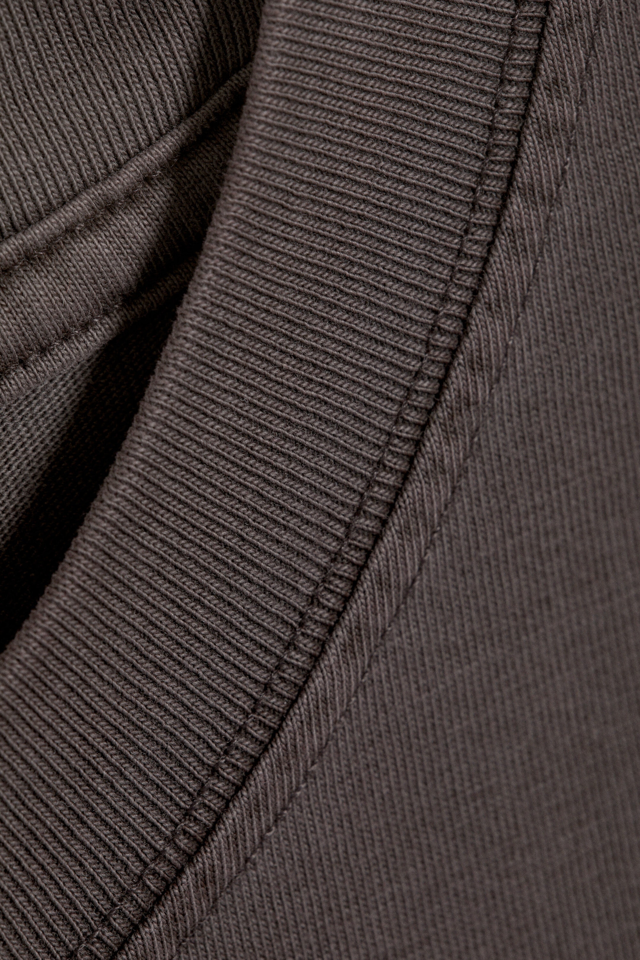 Ausgewaschenes Dunkelbraun - Oversized T-Shirt im kastigen Fit - 5