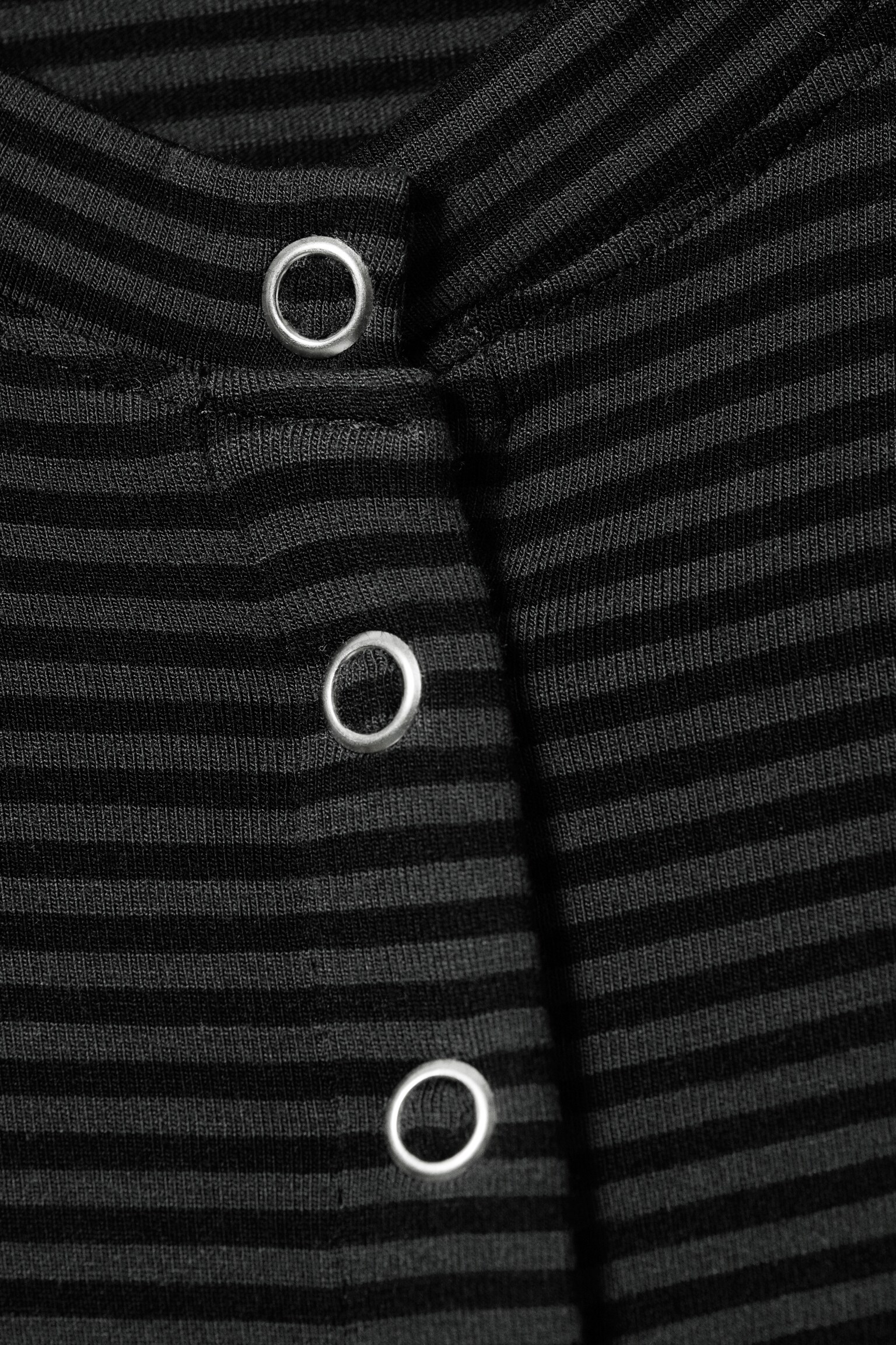 Slim Long-Sleeved Buttoned Cardigan - Ciemnoszary w paski/Black/Biały - 2