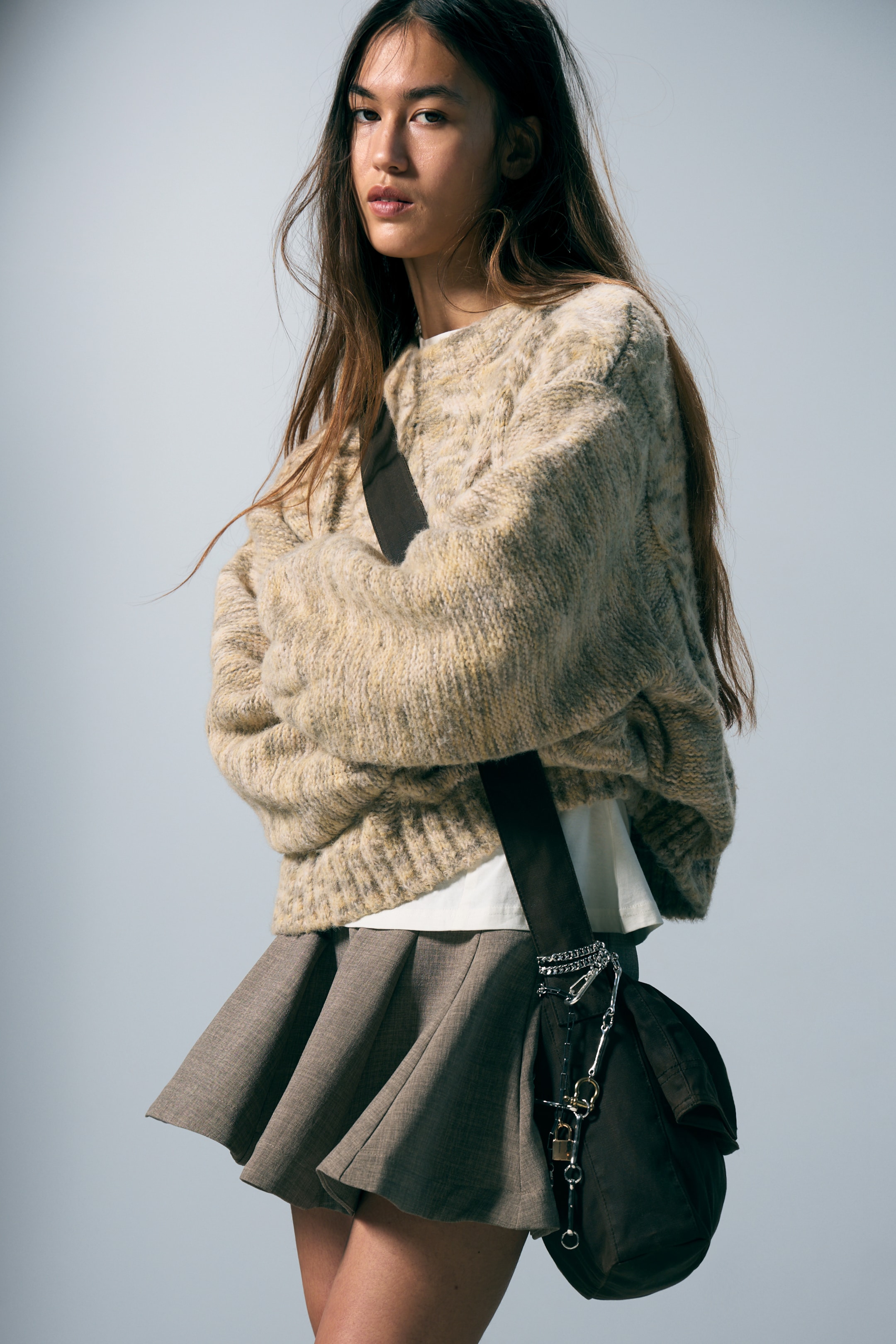 Größeres Bild ansehen: Grob gestrickter Zopfpullover - Staubgelb meliert - Ladies | H&M DE 1