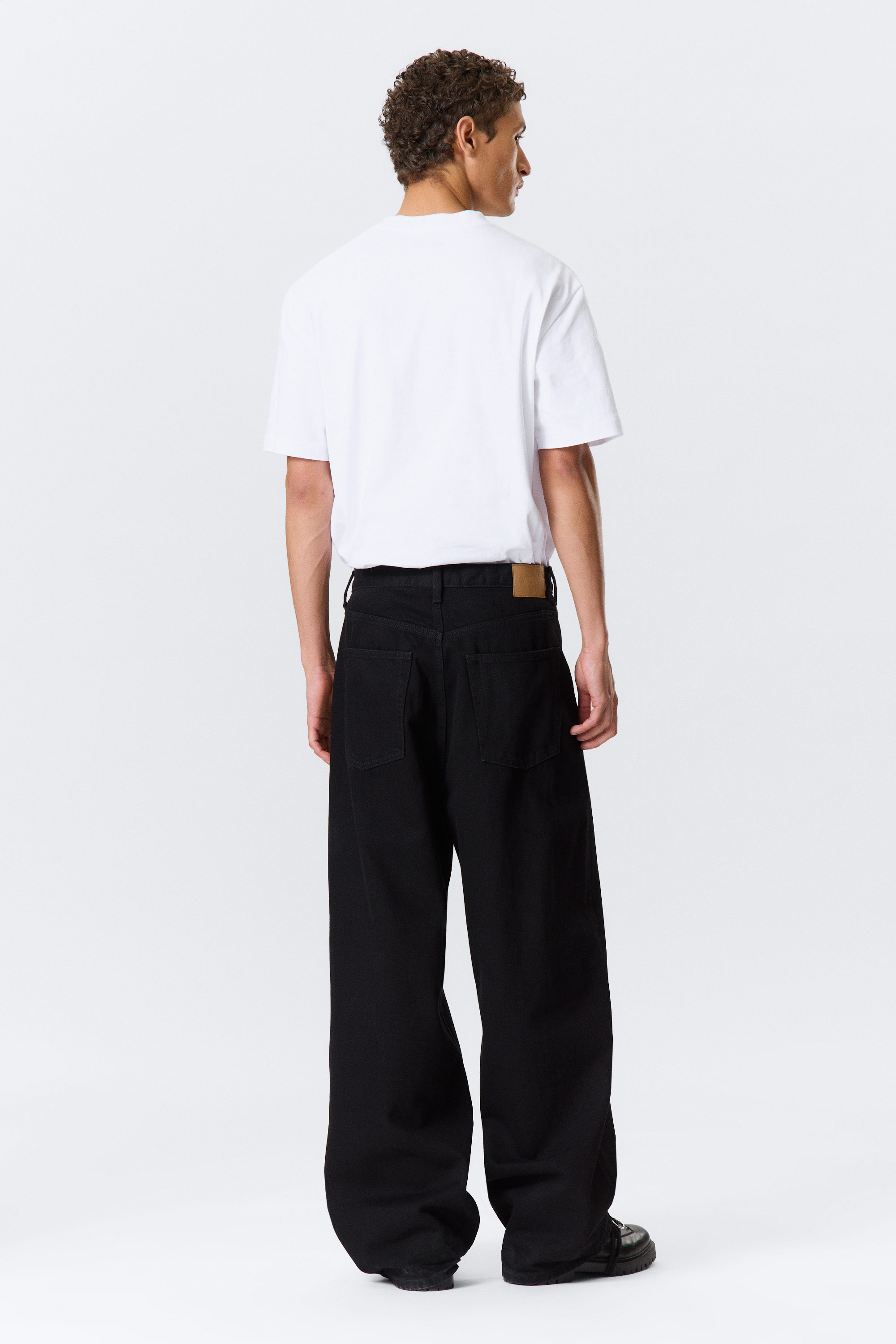 Black Rinse - Svart - Astro Loose Baggy Leg Jeans - 7