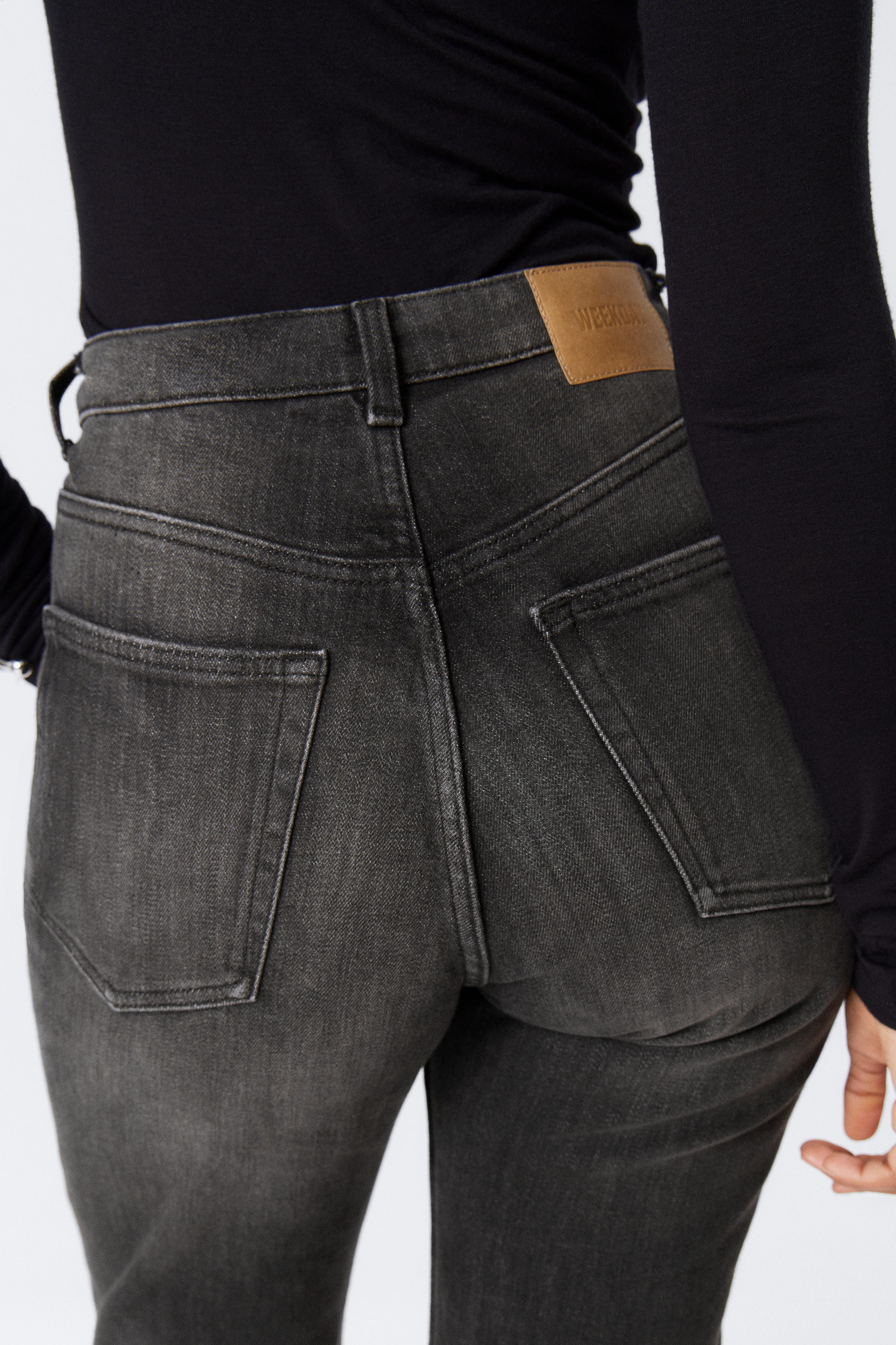 Black Web - Svart - Glow Curve High Waist Regular Flared Leg Jeans - 3