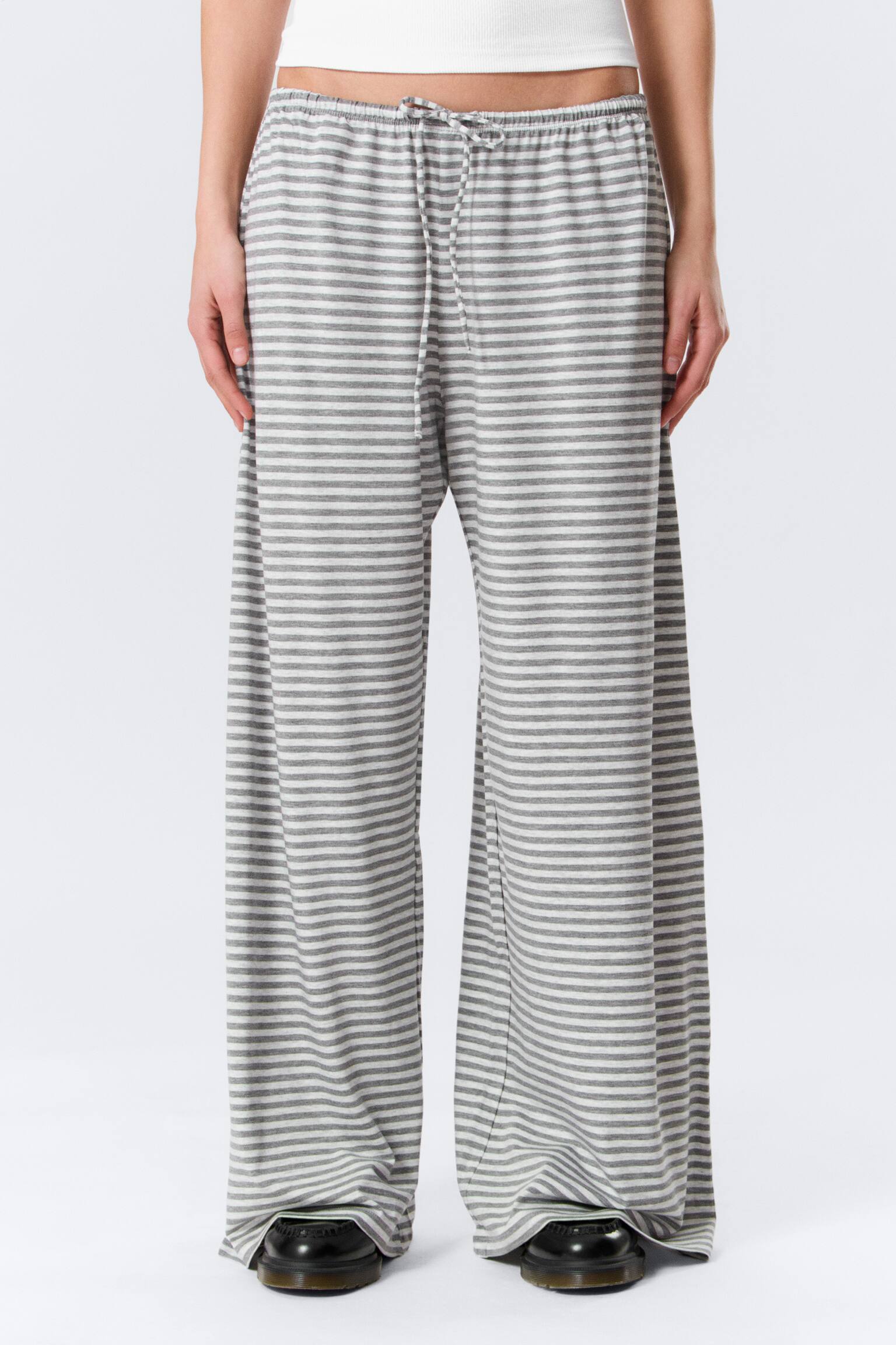 Mid Rise Loose Wide Leg Lyocell Trousers - White - Grey Stripes/Zwarte en grijze strepen - 4