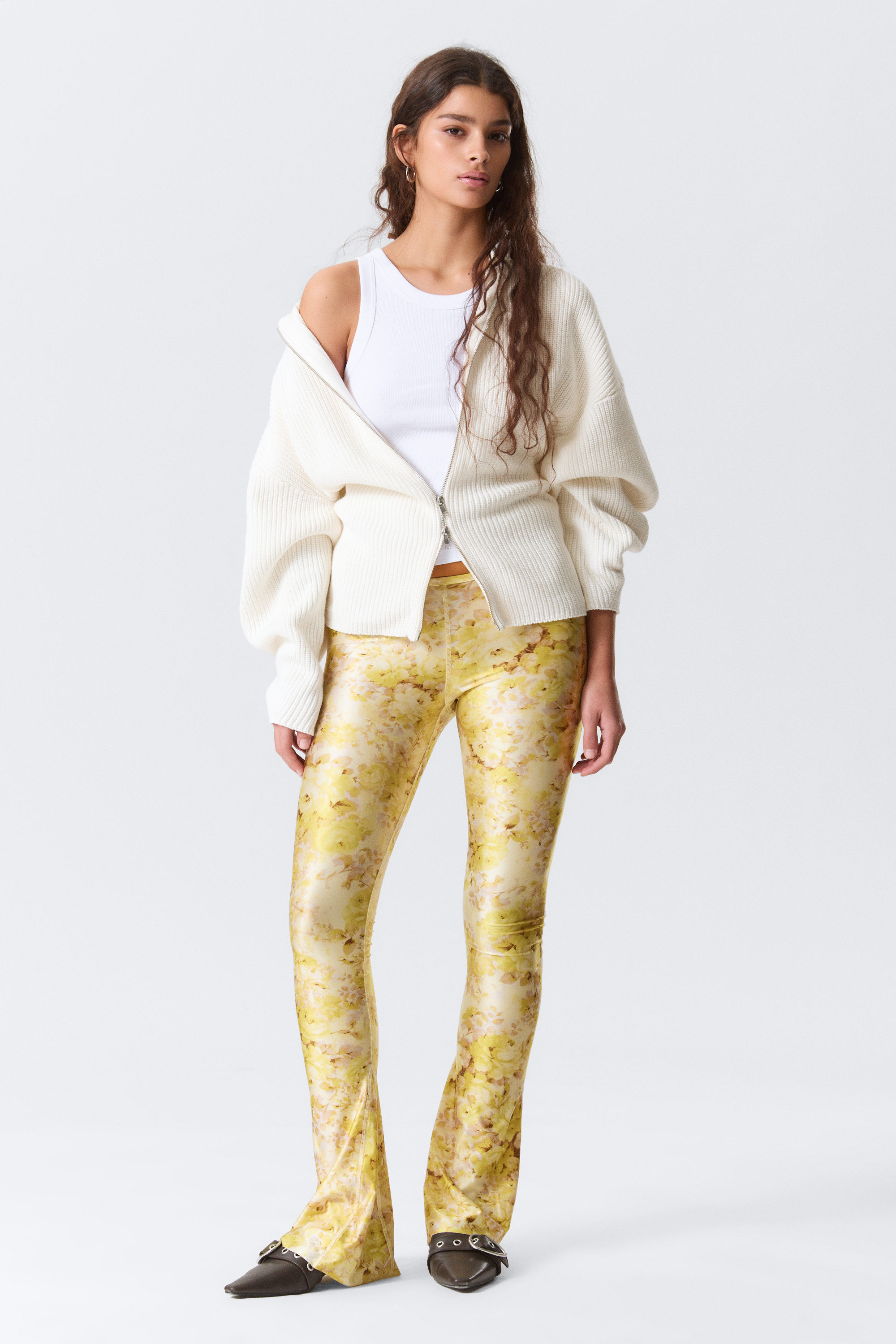 Light Yellow - Floral - Low Rise Flared Stretch Trousers - 1