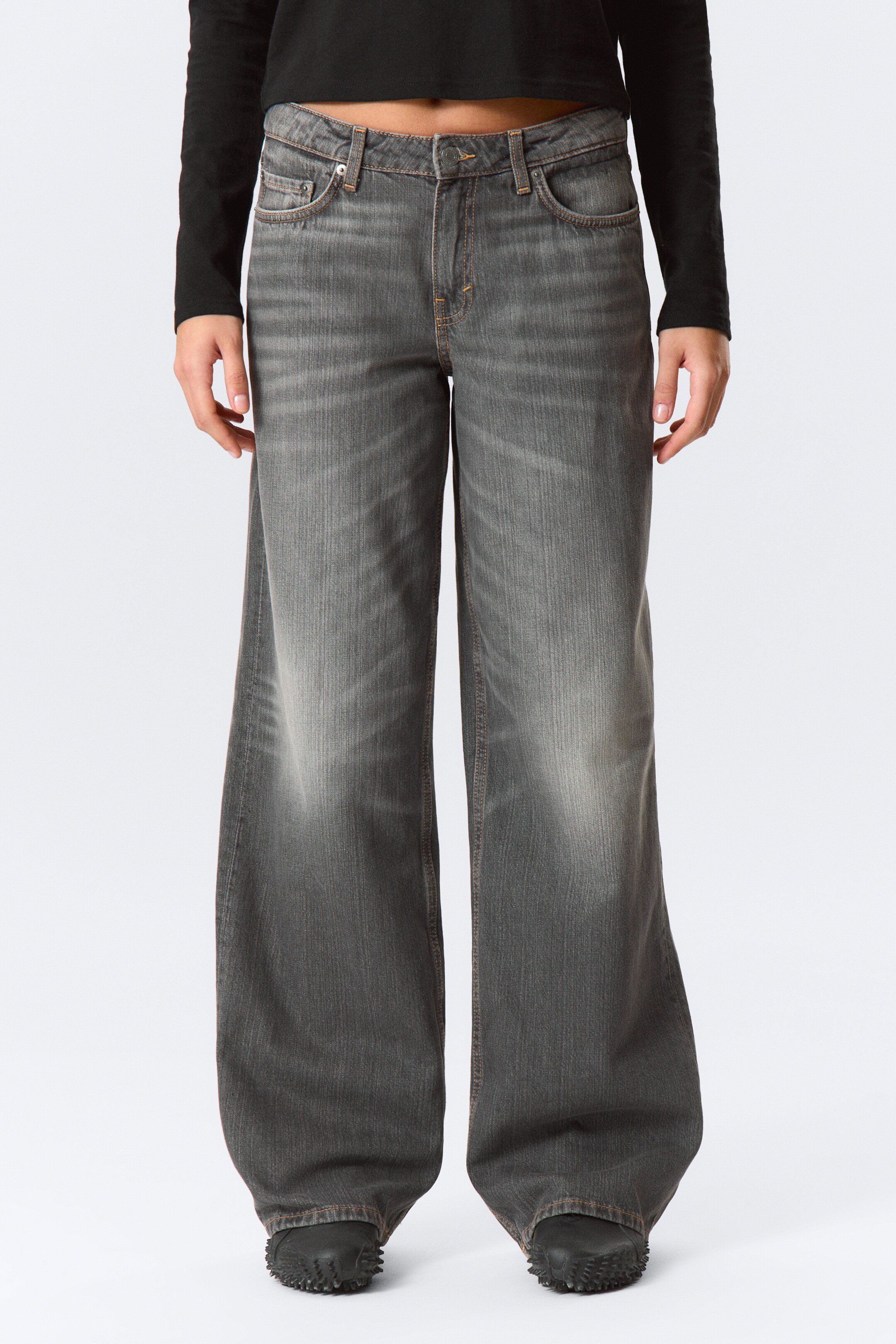 Visa större bild: Ample Low Waist Loose Wide Leg Jeans - Mine Grey - Mörkgrå - DAM | H&M FI 2