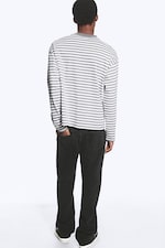 Weiß-grau gestreift - Boxy Longsleeve mit lockerer Passform - 3