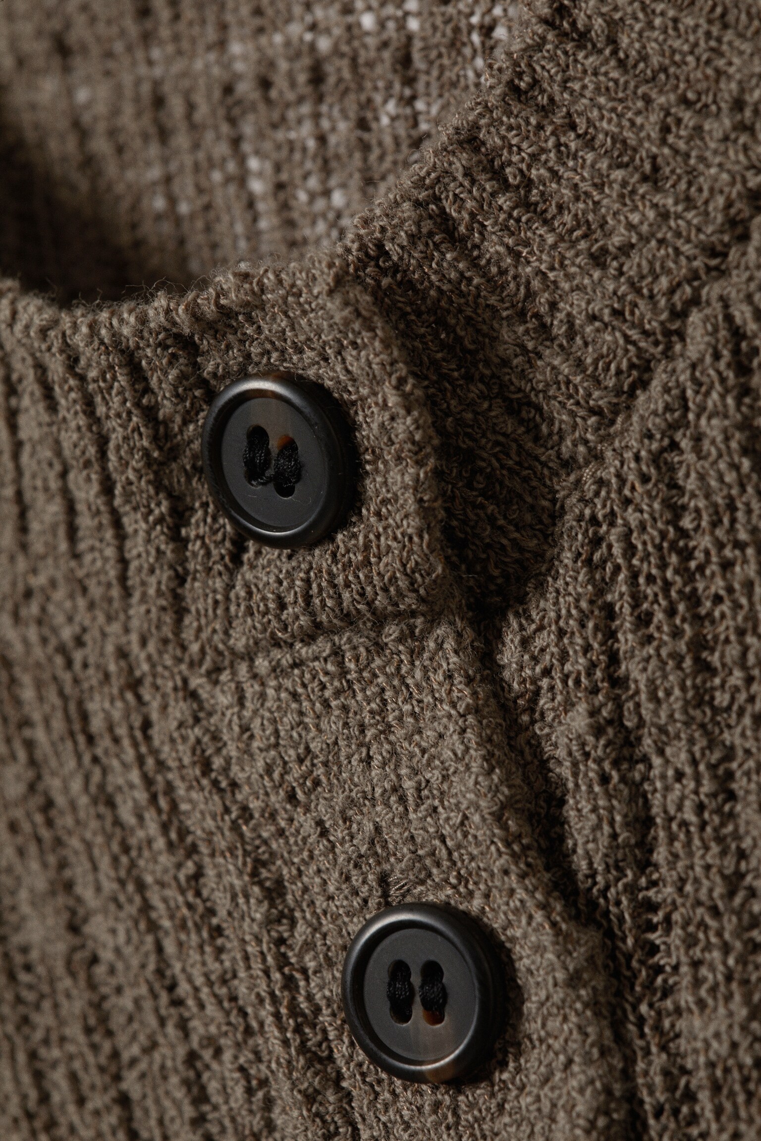 Ribbstickad cardigan med smal passform - Mörk mullvad - 4