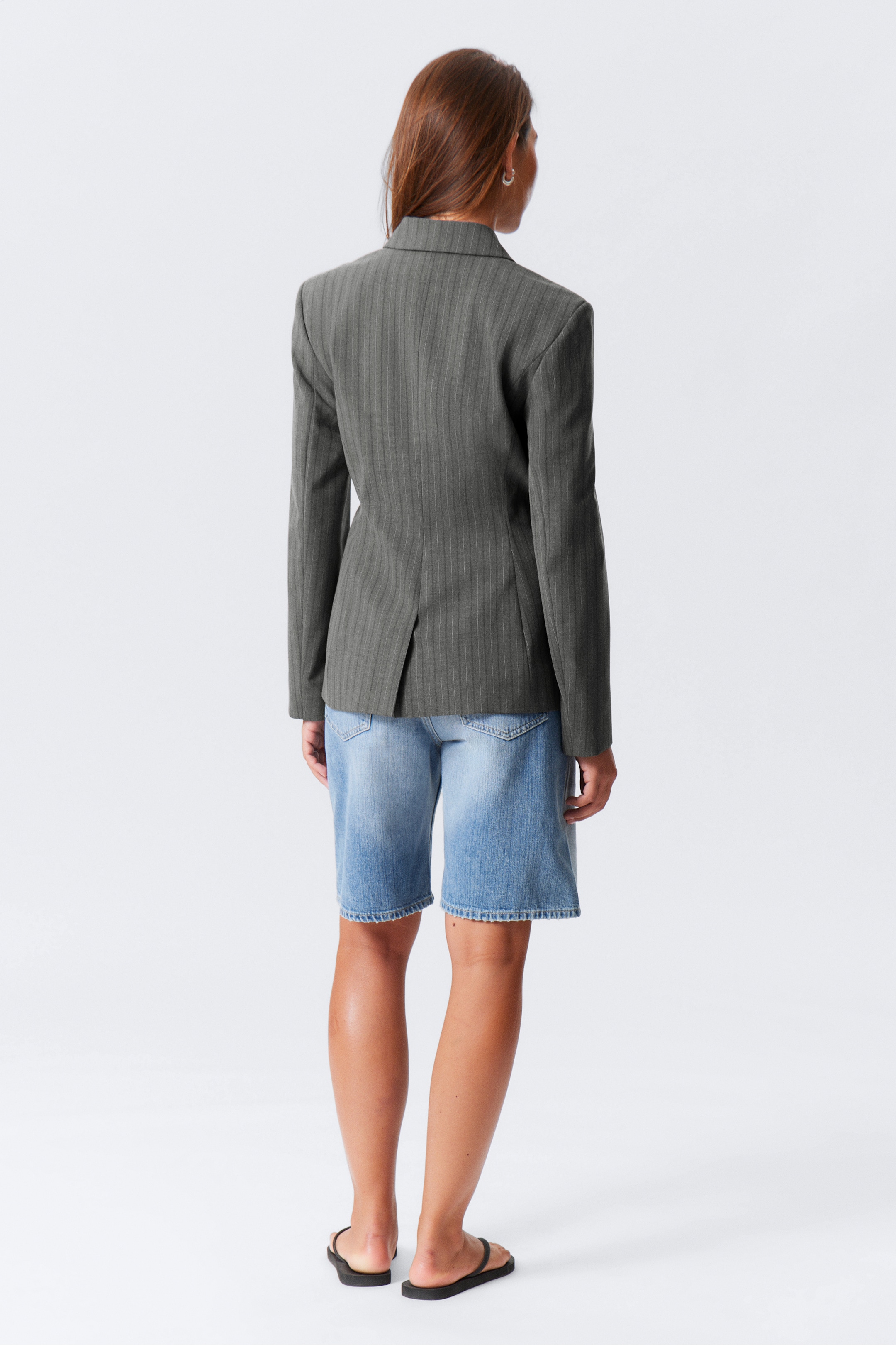 Größeres Bild anzeigen: Zweireihiger Anzugblazer - Dunkelgrau-Melange gestreift - Ladies | H&M AT 5