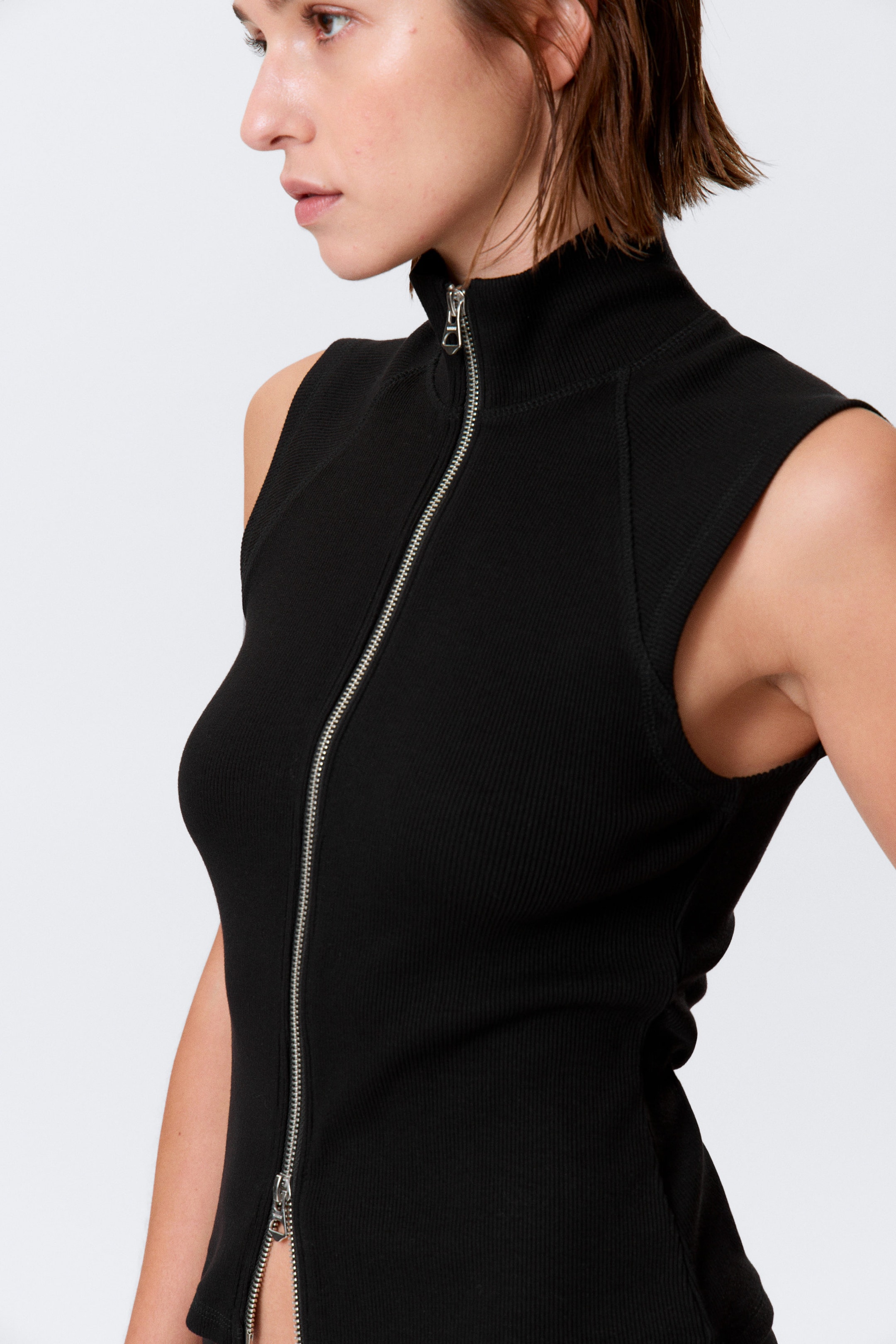 Schwarz - Geripptes Zip-Top mit Stehkragen - 2