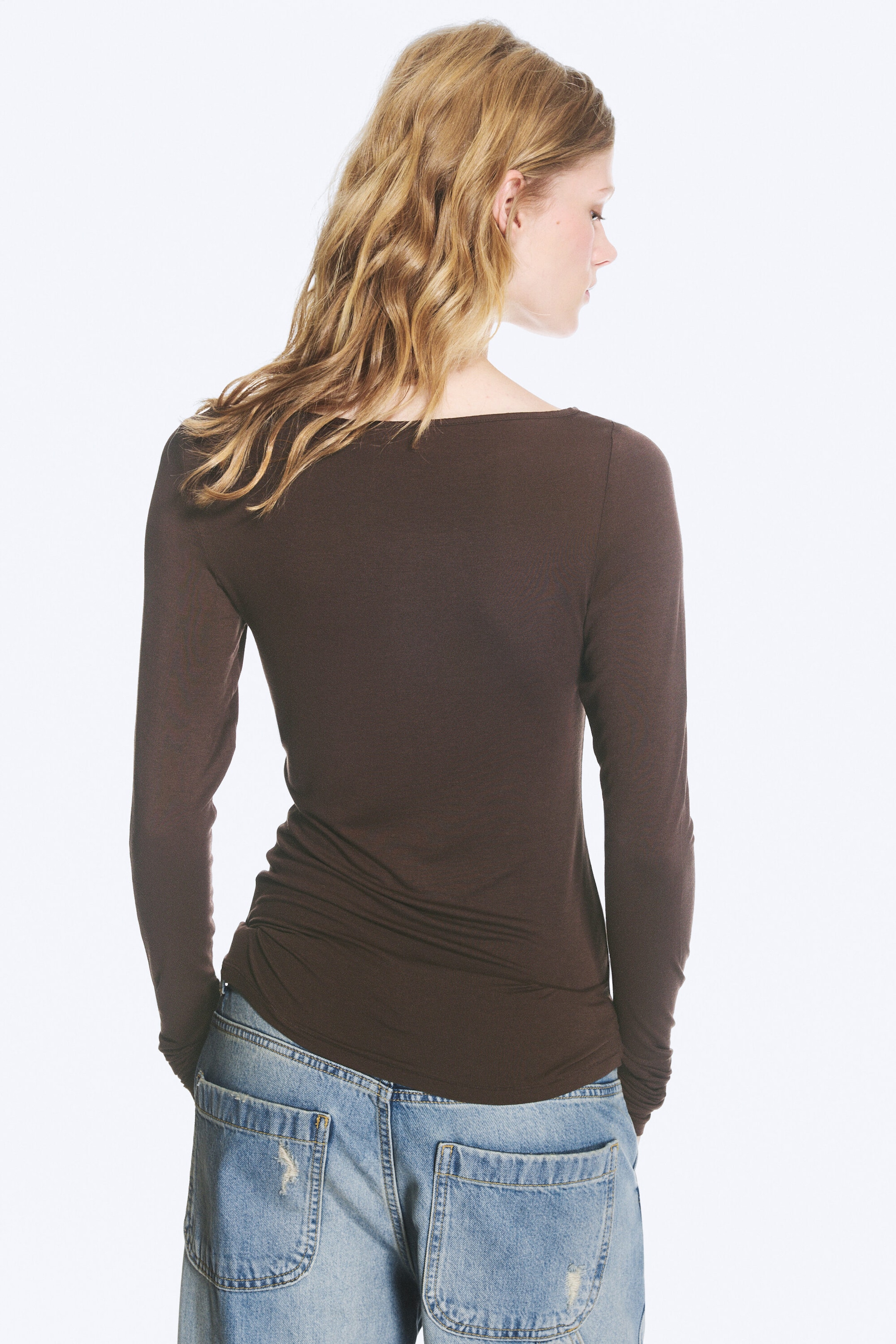 Dunkelbraun - Transparentes Longsleeve mit U-Boot-Ausschnitt - 3