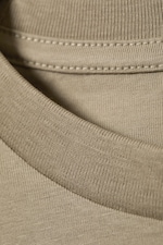 Ljus khakigrön - Figurnära t-shirt med insnitt - 5