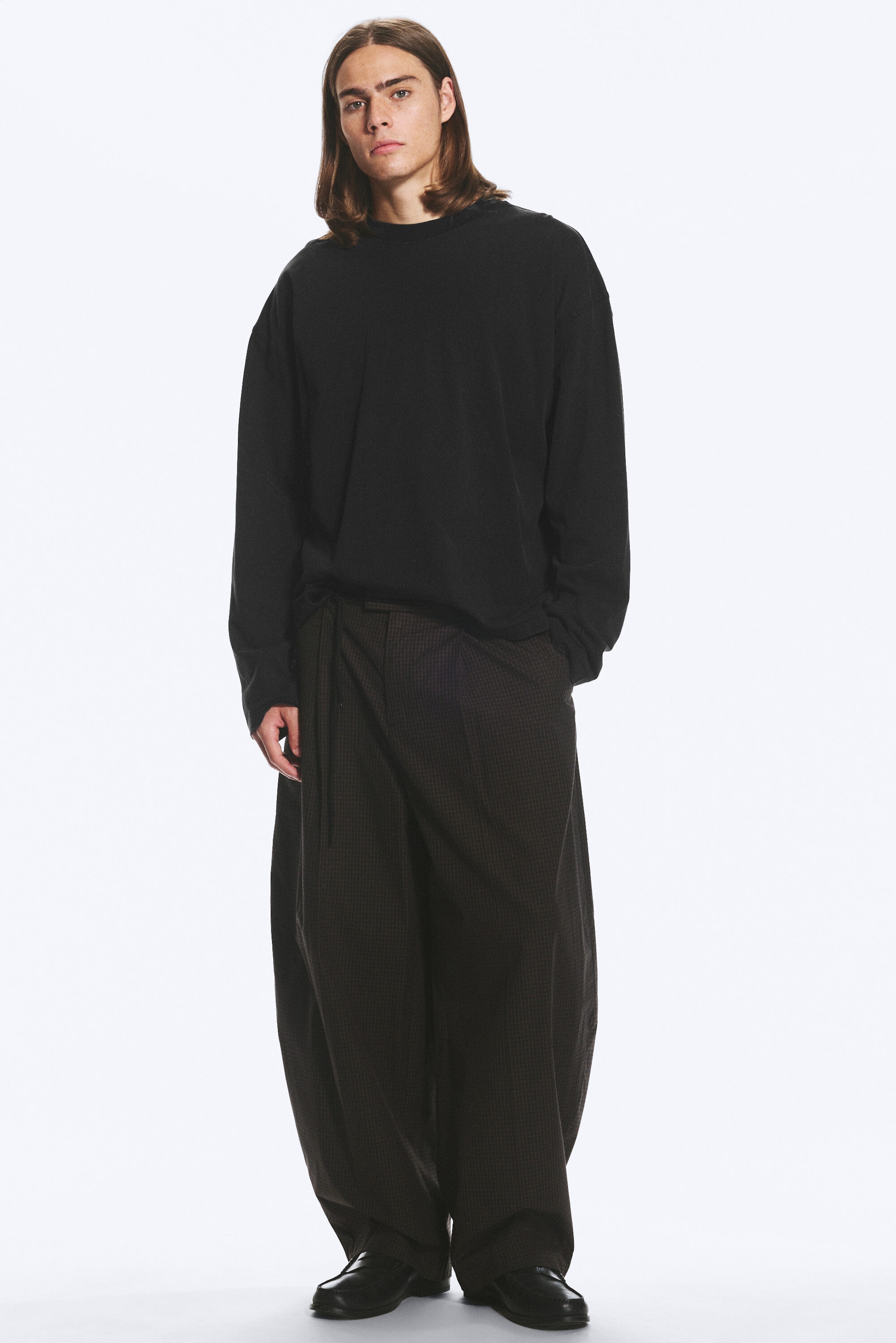 Black - Oversized long-sleeved boxy - 2