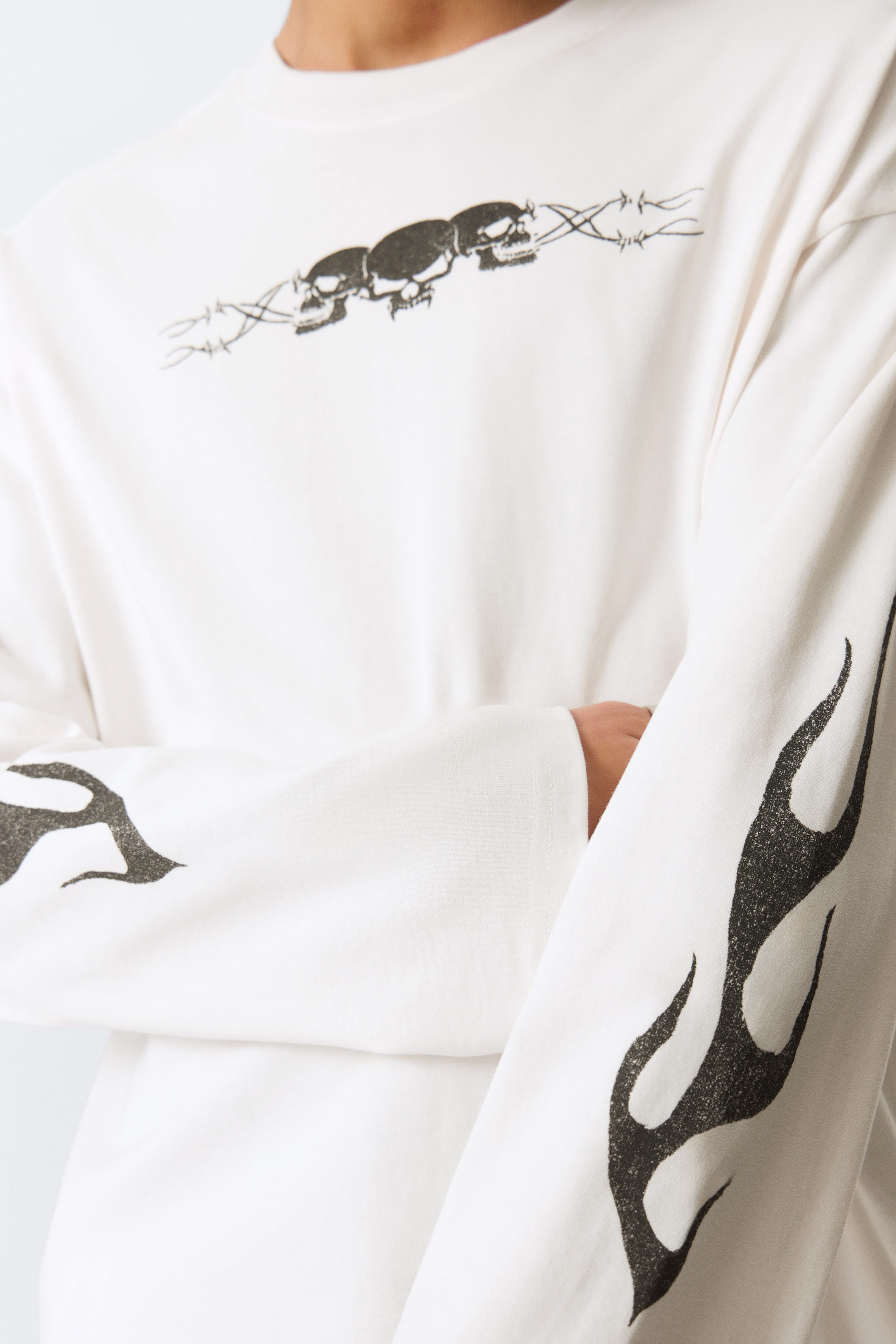 White - Skull Flame - Great Boxy Graphic Long Sleeve T-shirt - 2
