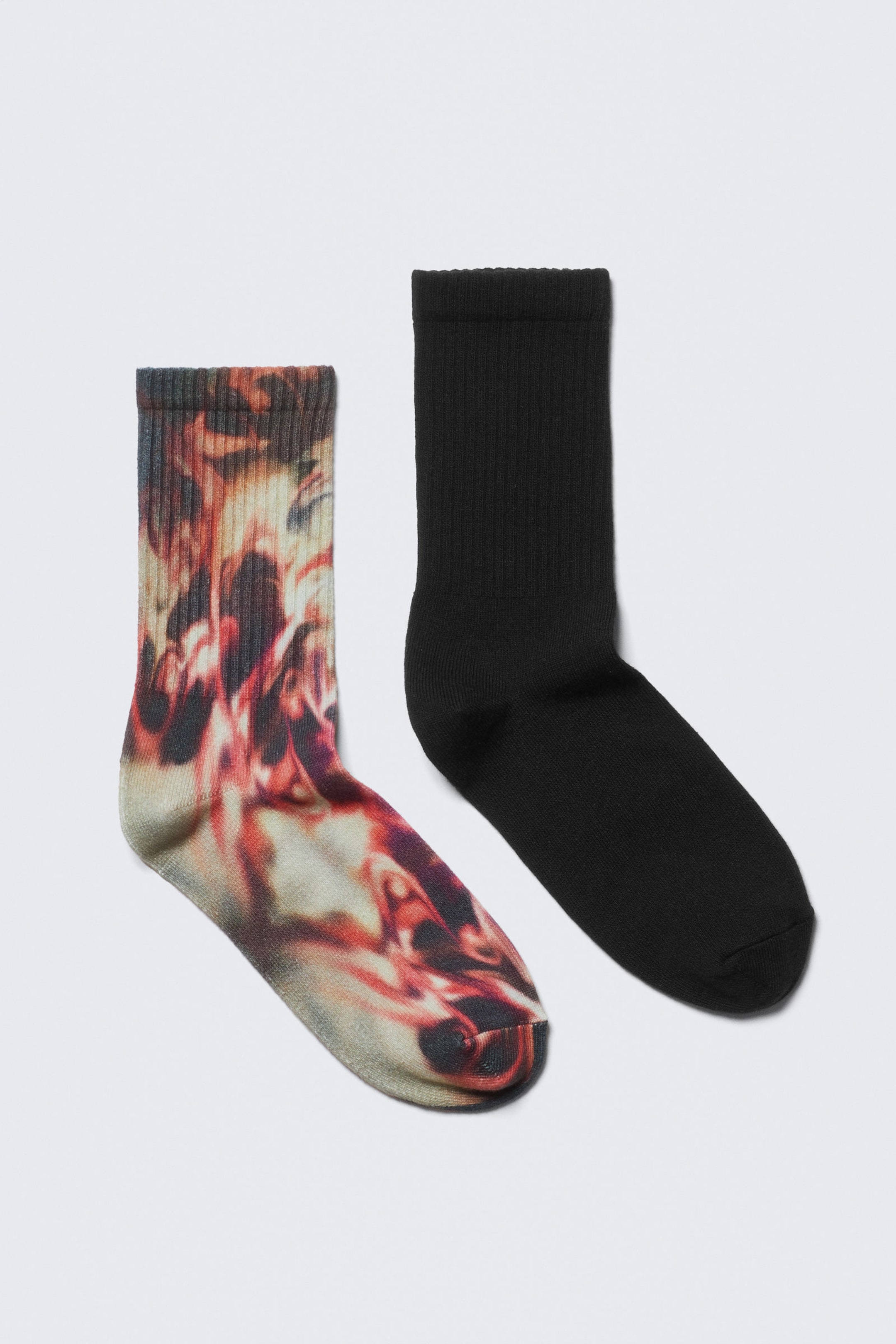 Röd batik & Solid Svart - 2-pack batik crew-strumpor