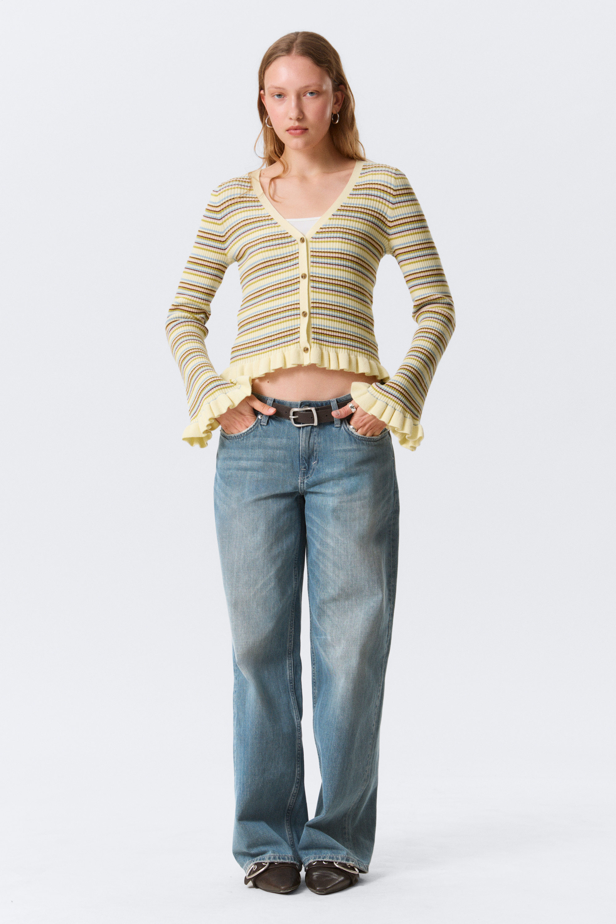 Hellgelb gestreift - Gestrickter Cardigan mit V-Ausschnitt - 1