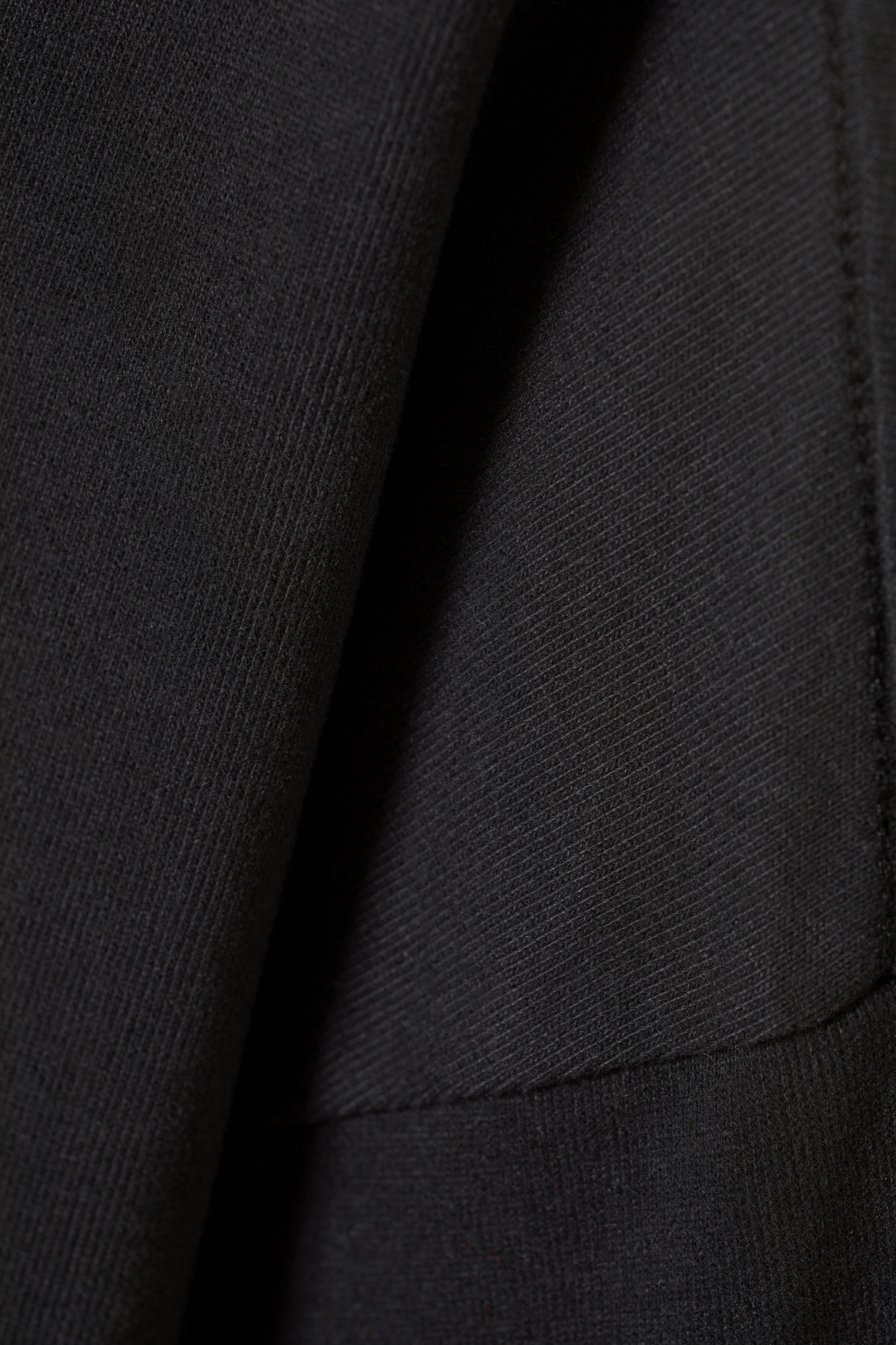 Schwarz - Großartiges Longsleeve in Boxy-Passform - 1