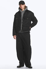 Ausgewaschenes Schwarz - Übergangsjacke mit Kordelzug - 1