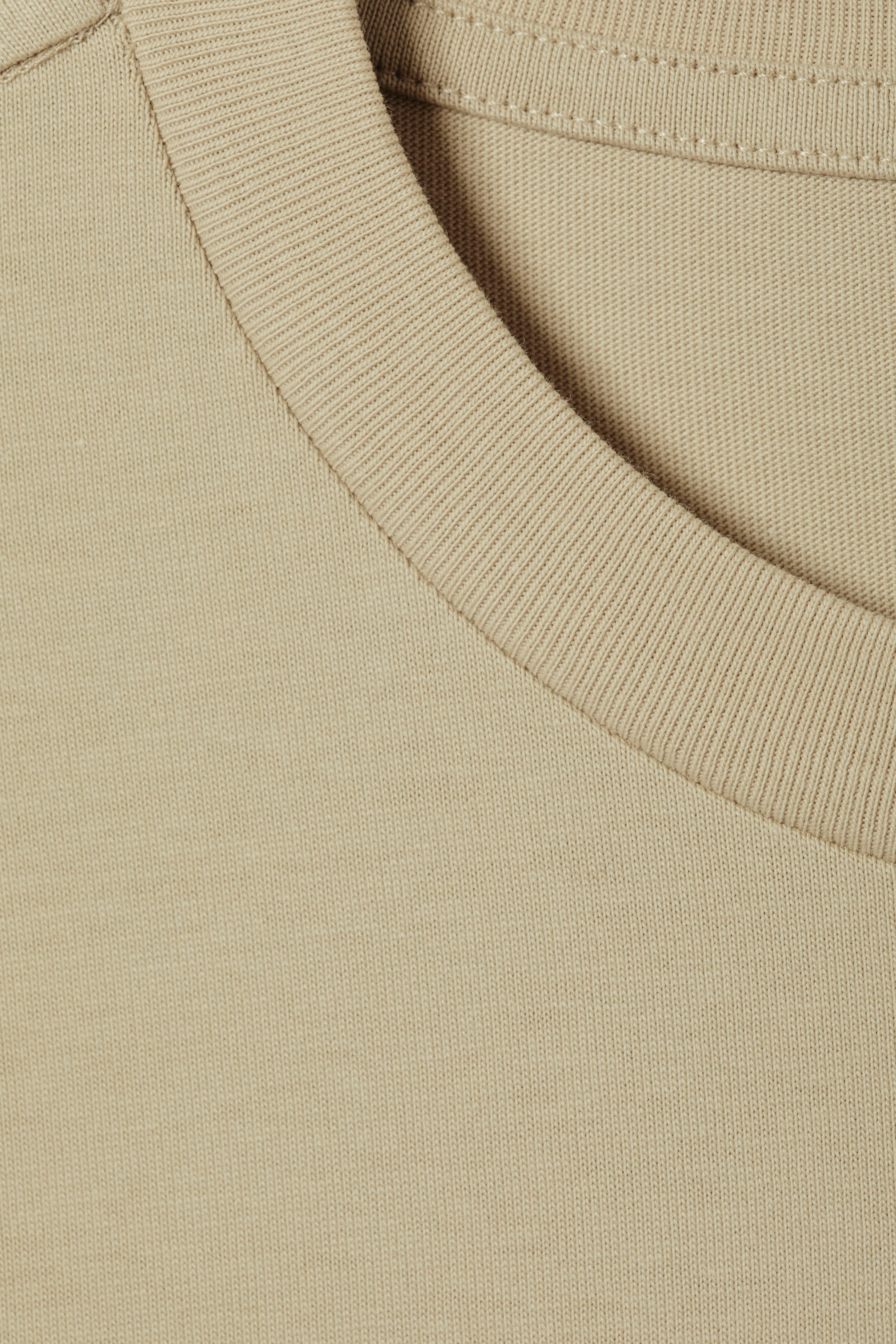 Beige - Kastiges T-Shirt mit Grafikprint - 2