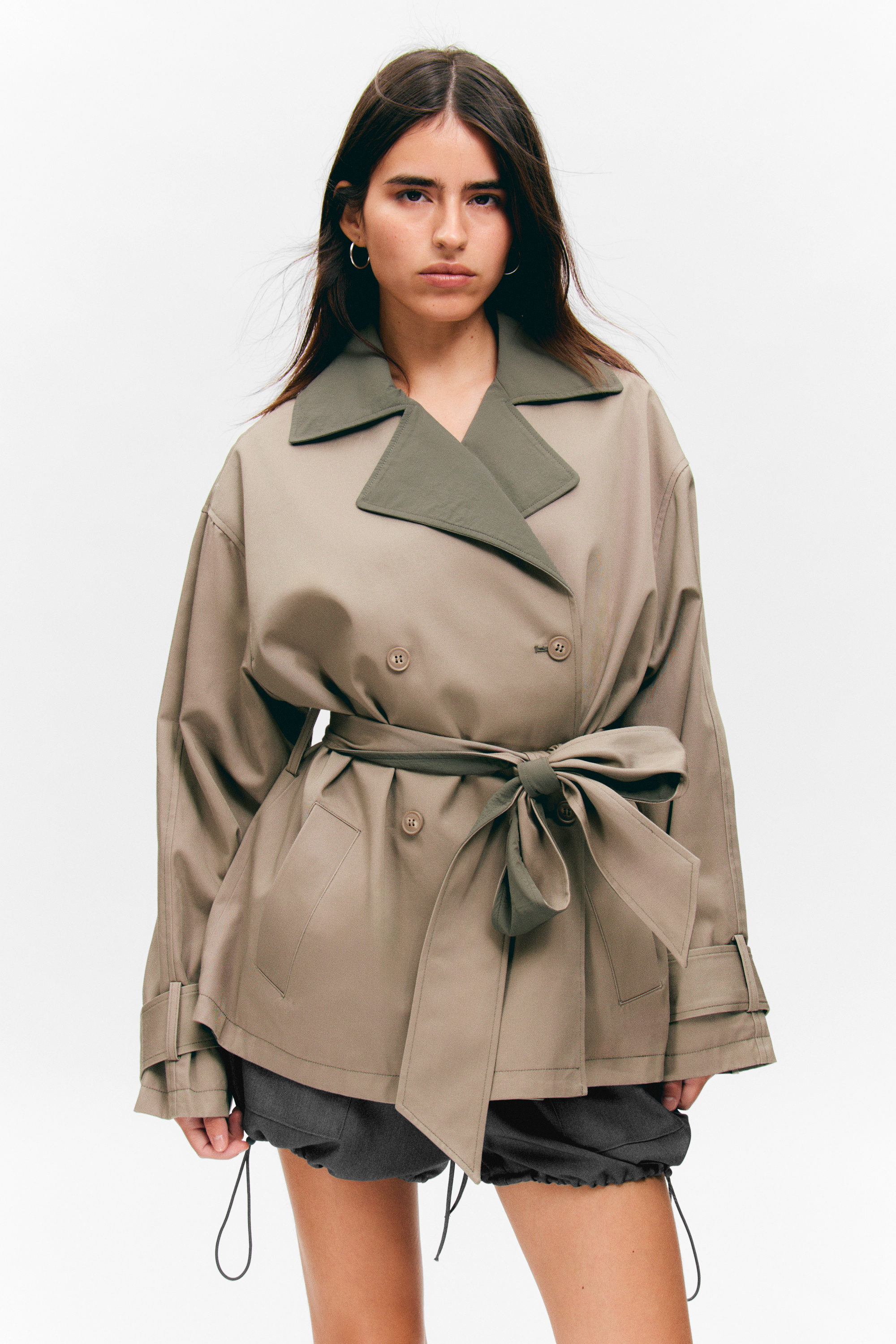Beige & kakigroen - Korte double-breasted omkeerbare trenchcoat - 3