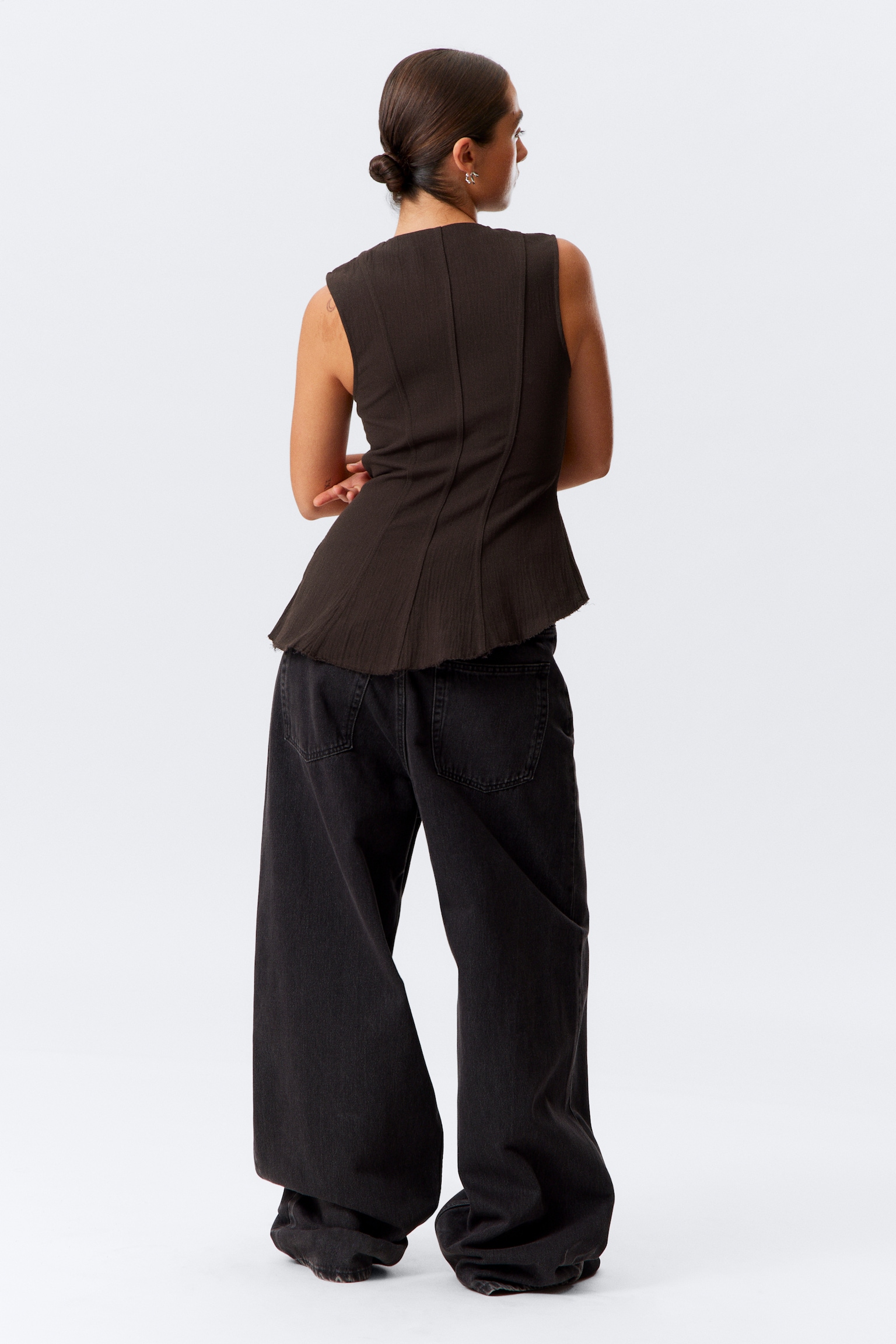 Sleeveless Asymmetric Peplum Top - Тъмнокафяво/White/Измито черно/Black/Тъмносиво - 3