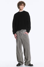Schwarz - Rückenprint - Oversized Strickpullover aus Baumwolle mit Grafik - 1