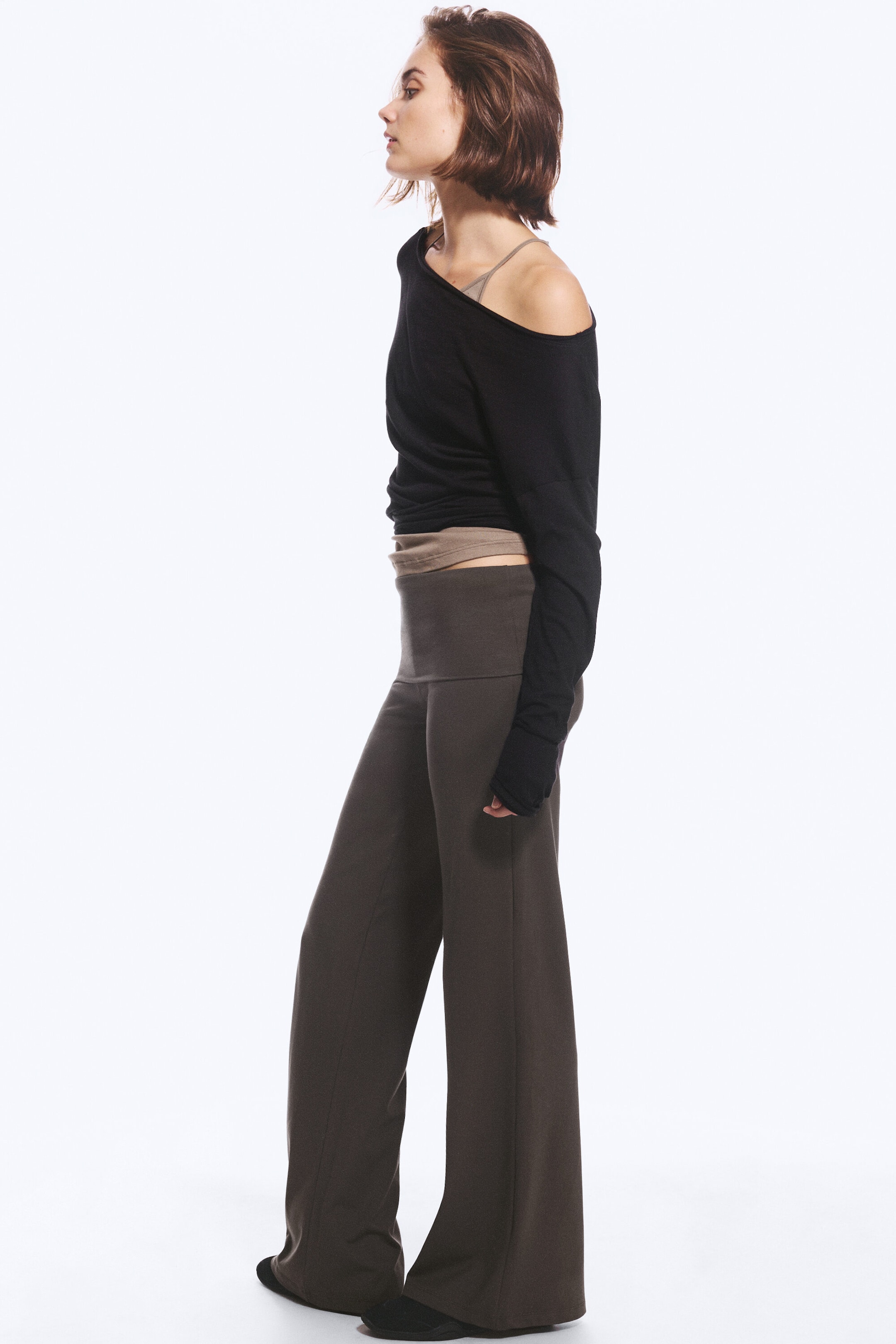 Dark Mole - Mid-Rise Flared Pyjama Trousers - 2