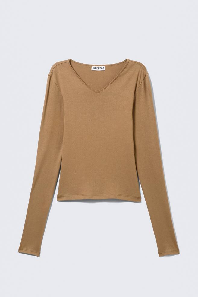 Schmal geschnittenes Longsleeve mit V-Ausschnitt - Dunkelbeige - 1