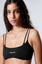 Schwarz - Träger-Bikinioberteil mit Lagen-Design - 1