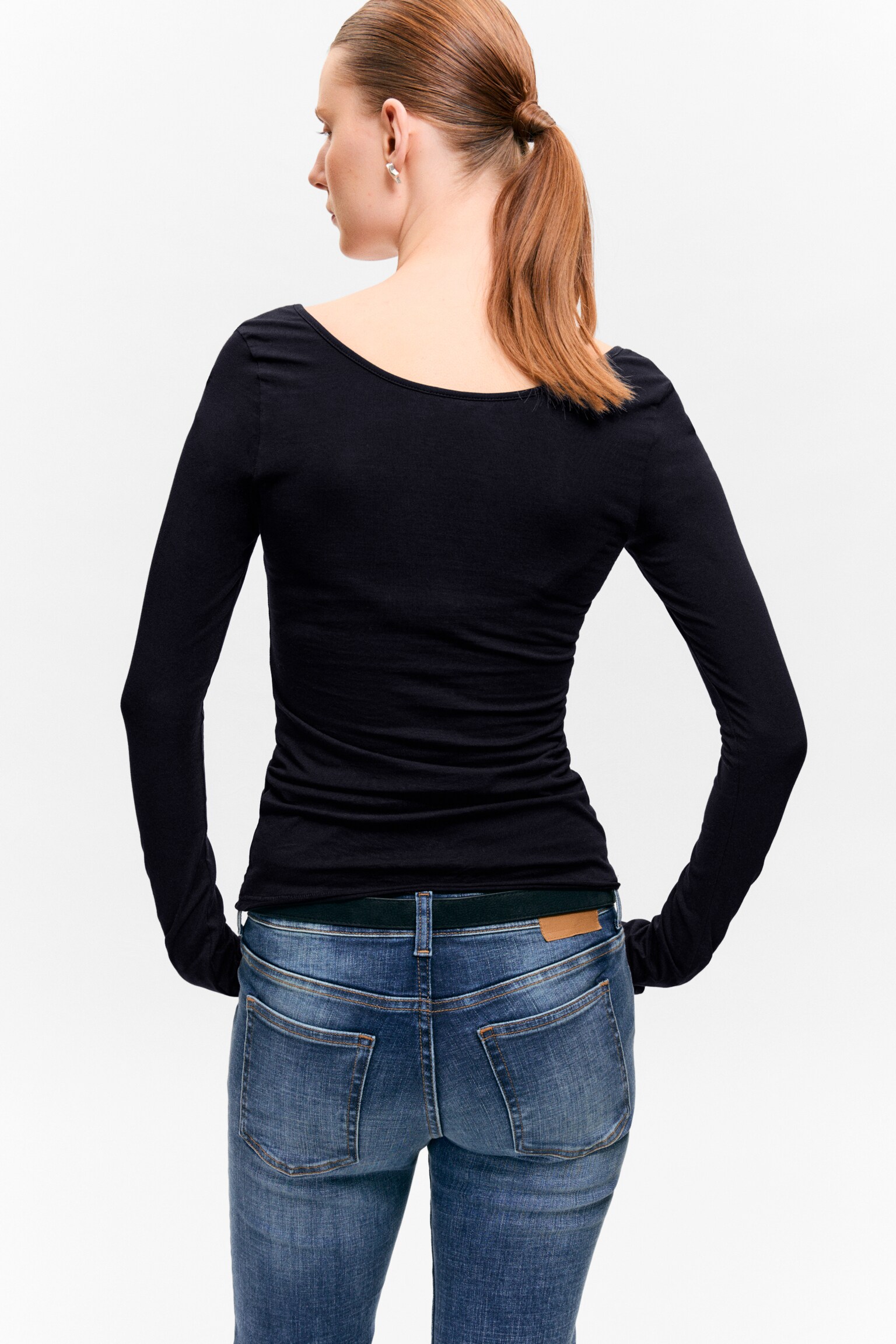 Long-Sleeved Slim Fit Scoop Neck Top - Black/White/Dark Brown/Black & White Stripes/Pink & Burgundy Stripes - 3