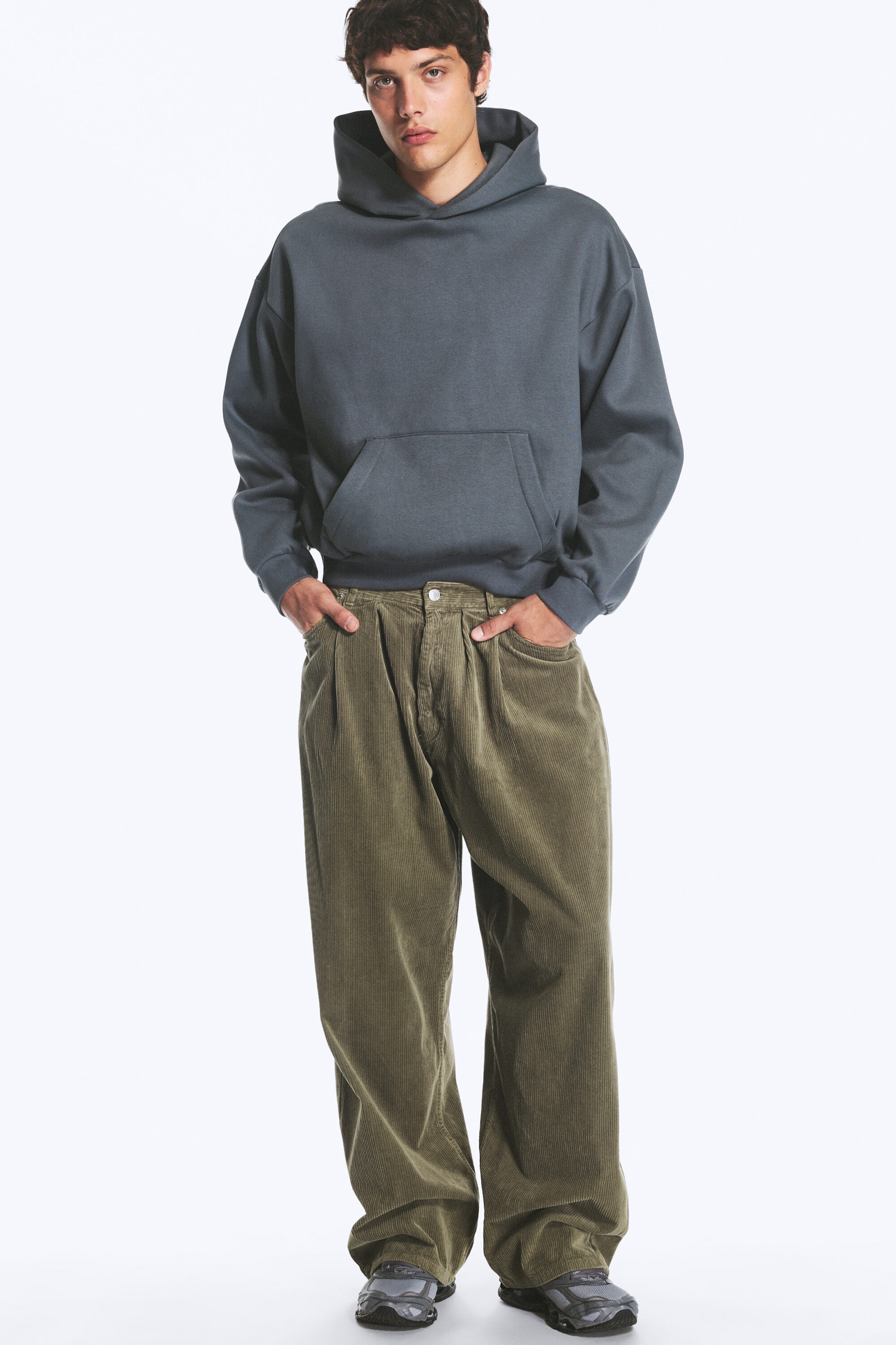 Vert kaki - Pantalon baggy plissé en velours côtelé - 1