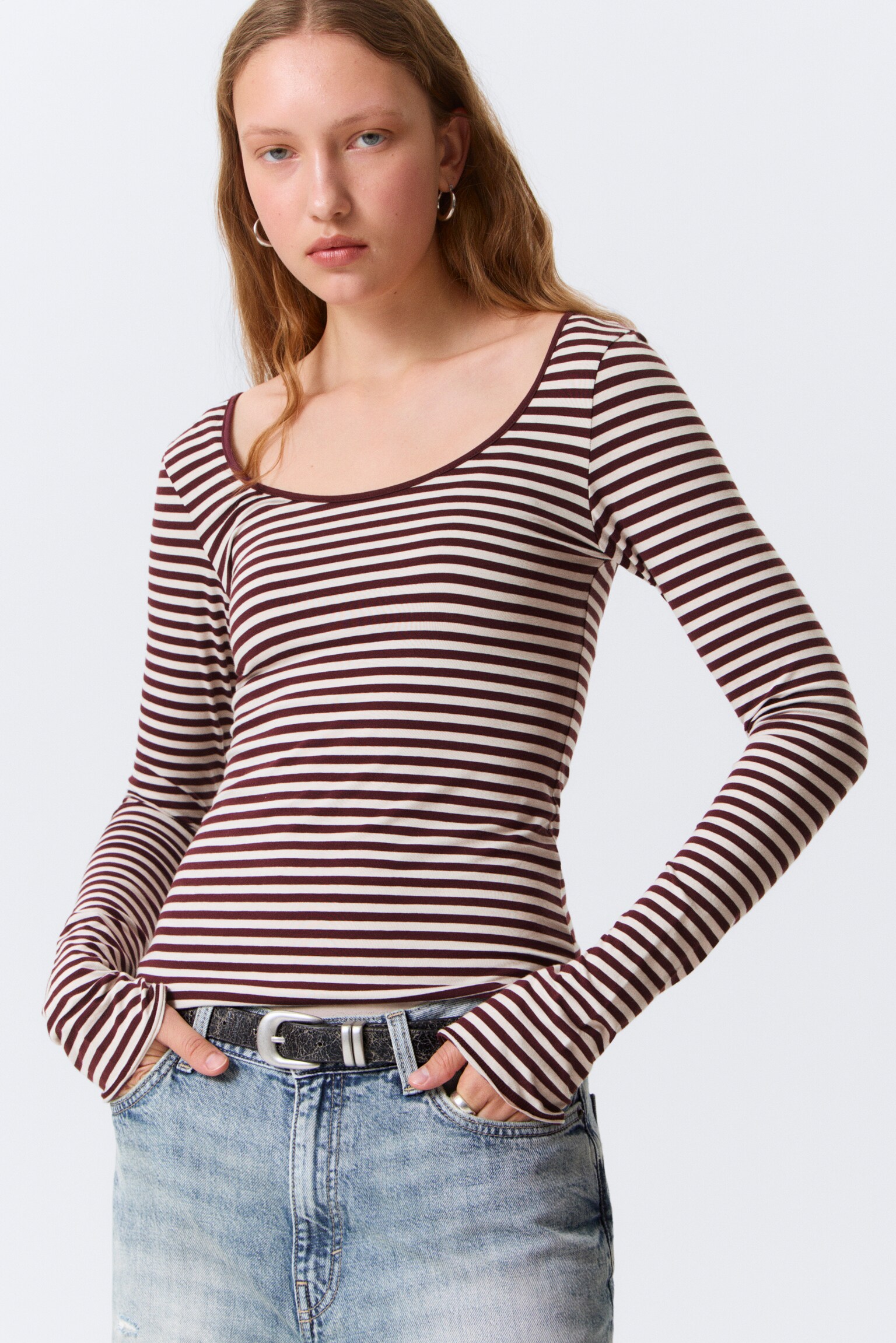 Top slim fit a girocollo a maniche lunghe - A righe/Rosa pallido/Righe marroni/Giallo chiaro - A pois/Beige a righe/Nero/Bianco/Nero/Righe bianche e nere/Marrone scuro - 5