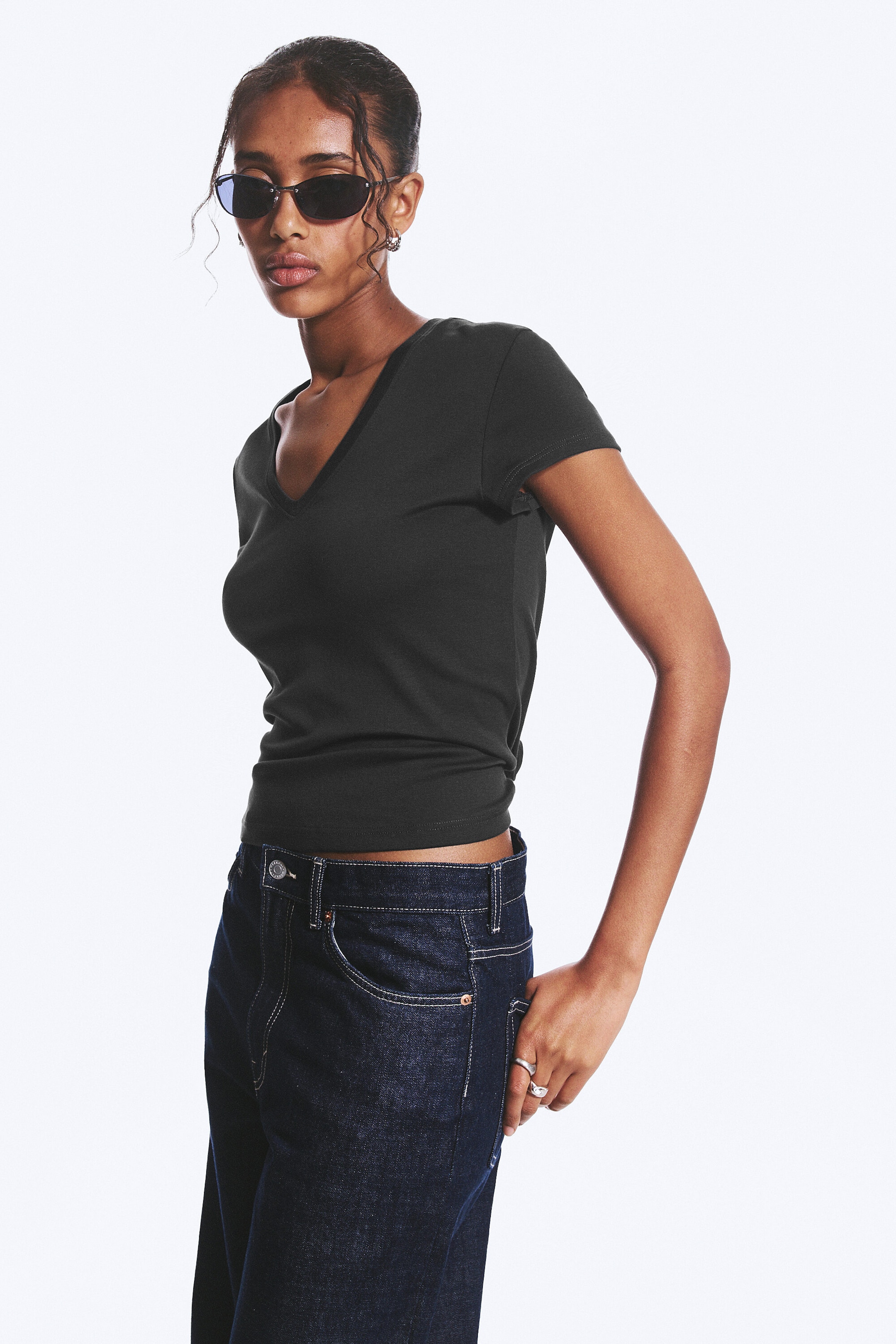 Mørkegrå - Slim Fit Deep V-Neck T-Shirt - 1