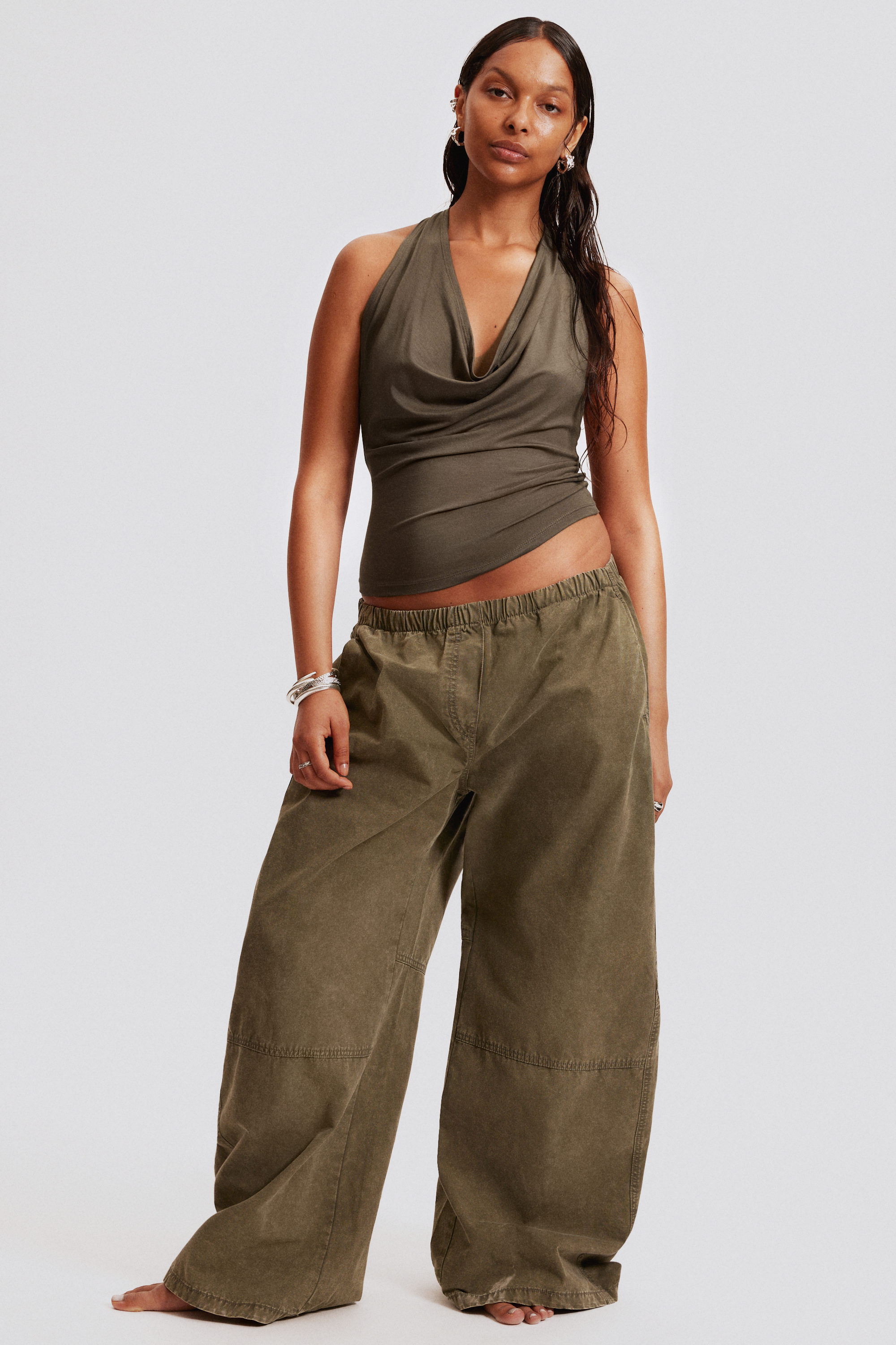 Donkertaupe - Waterfall Drape Halter Top - 2