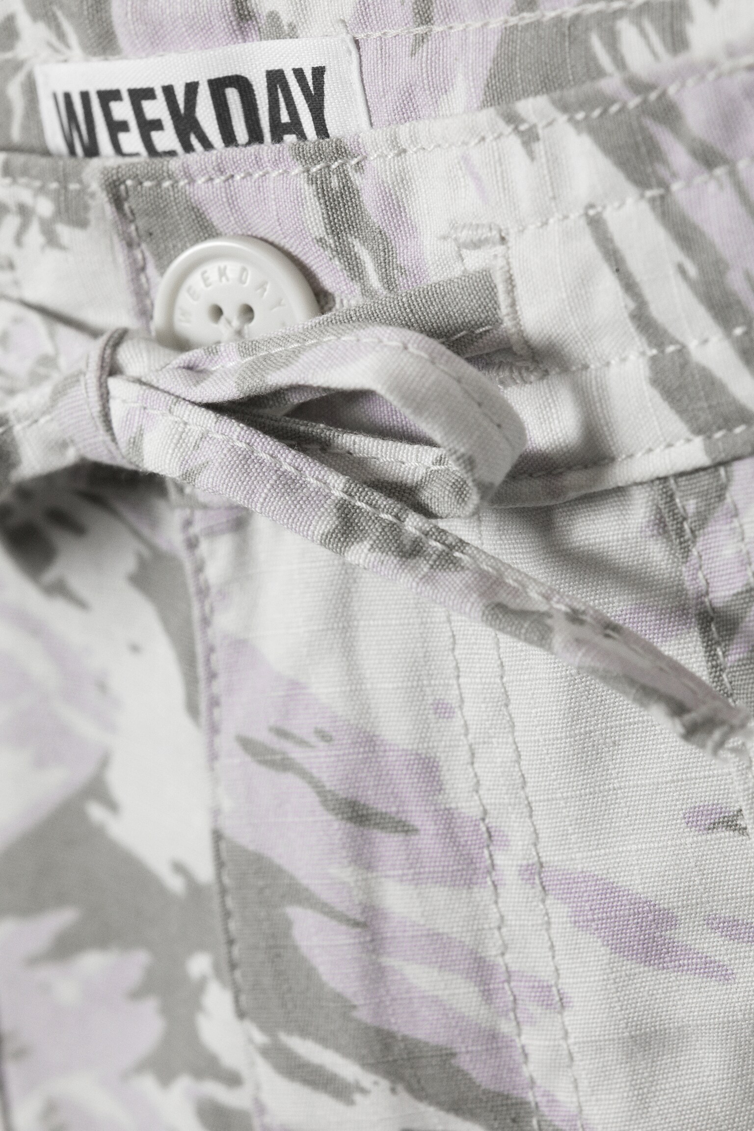 Cargo-Hose mit Grafikmuster in lockerer Passform - Off-white - Statischer Staub - 4