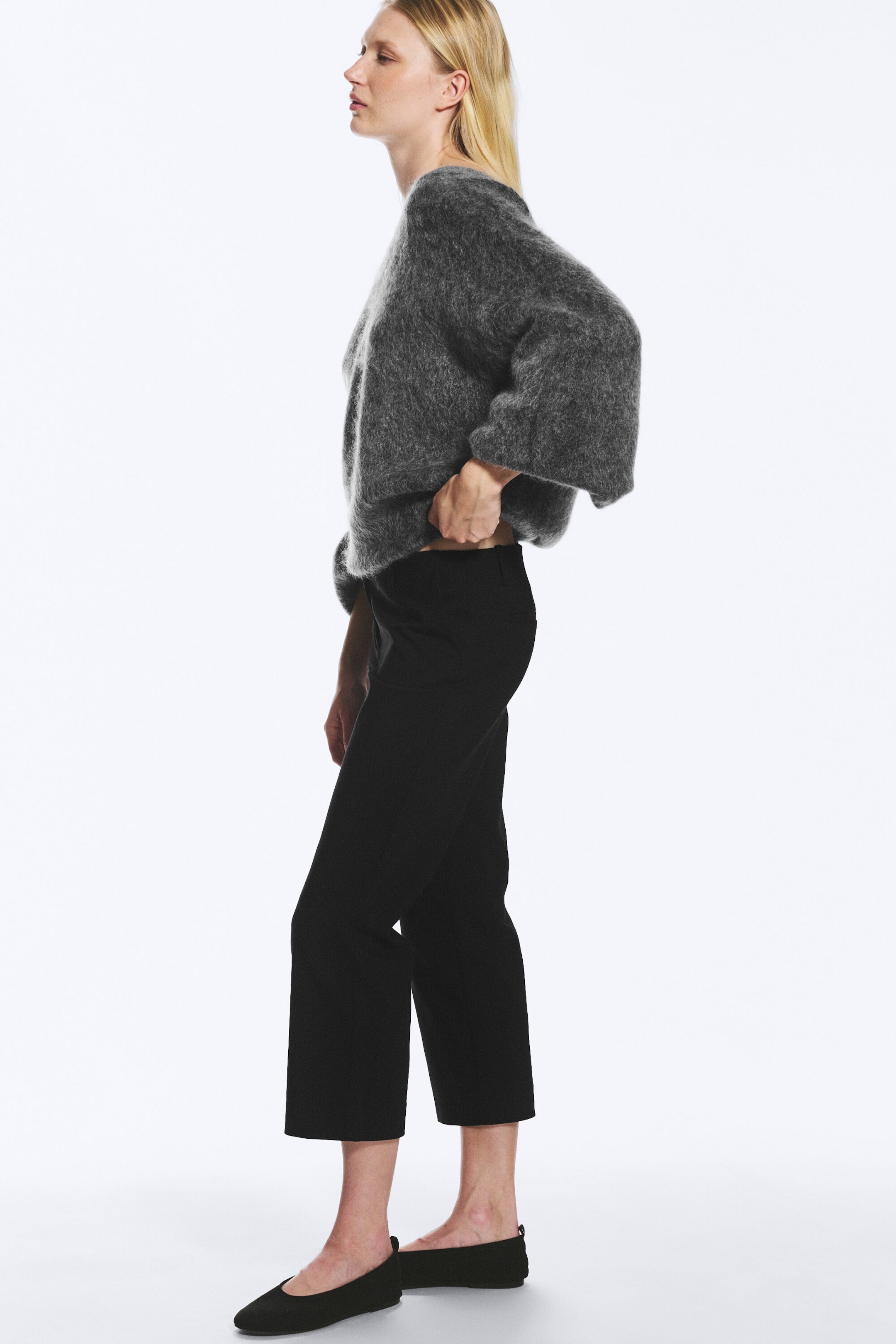 Zwart - Cropped kostuumpantalon met lage taille - 2