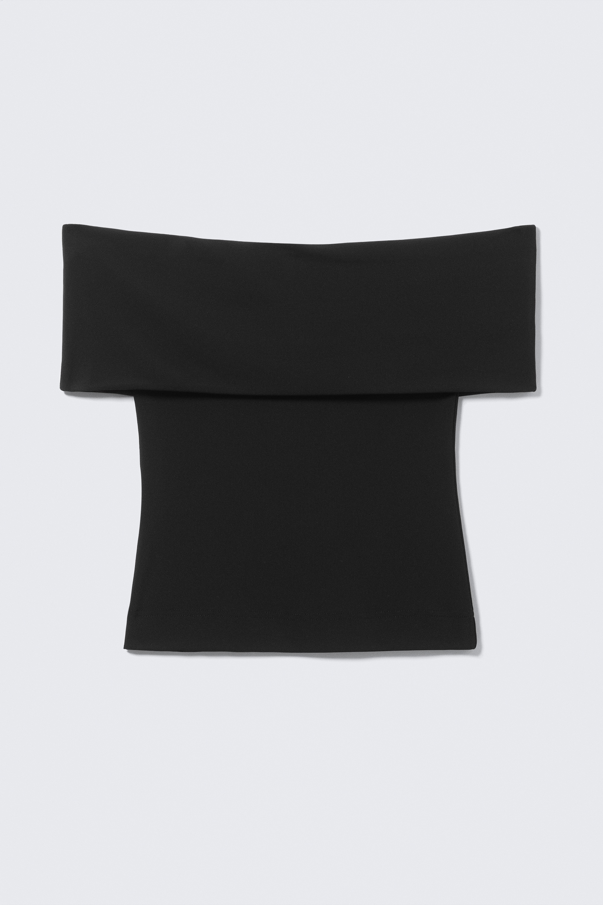 Dopasowany top z odkrytymi ramionami - Czarny