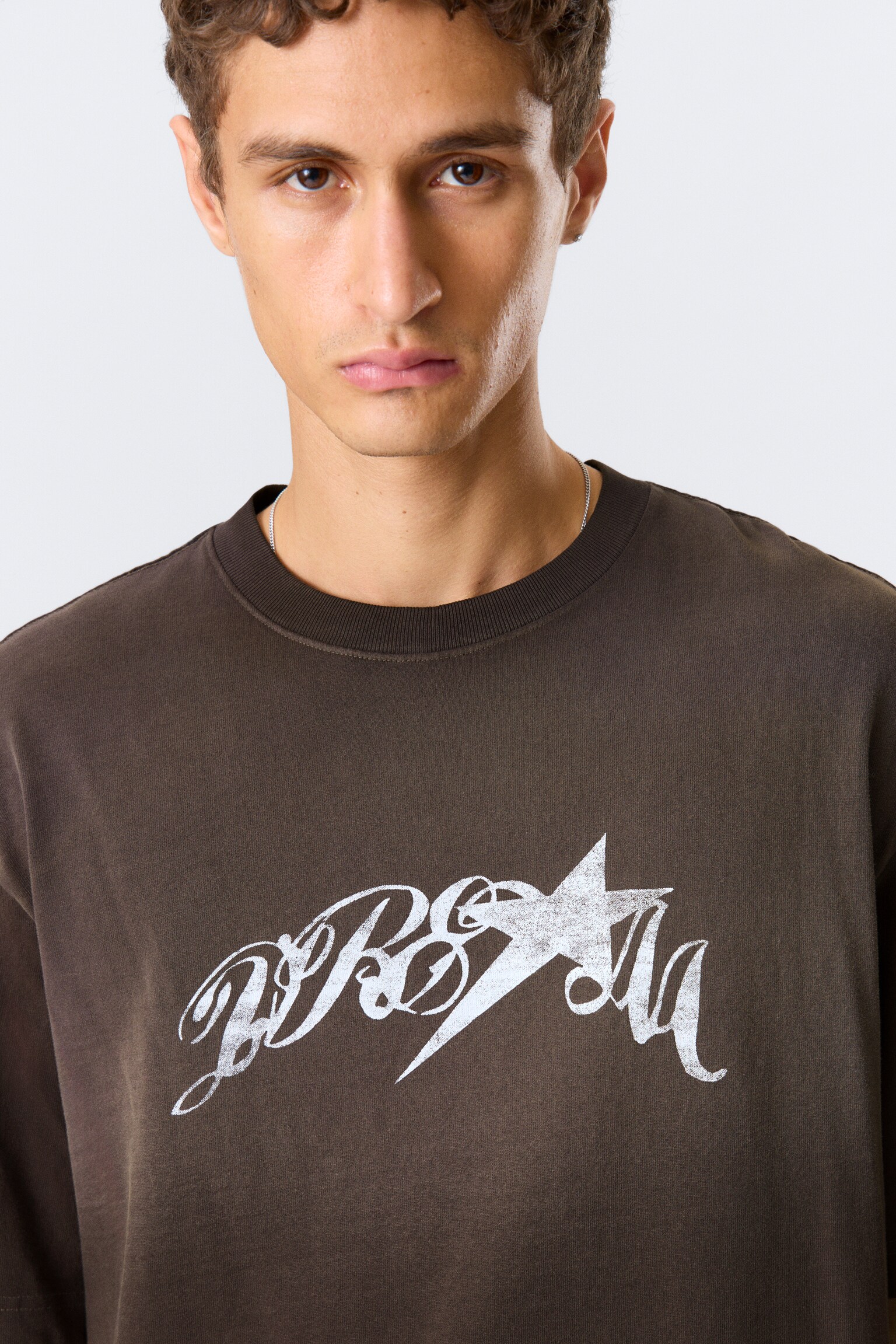 Entspanntes T-Shirt mit Grafikdruck - Dunkelbraun - "Drea8m"/Dunkelblau - Underground Bird - 5